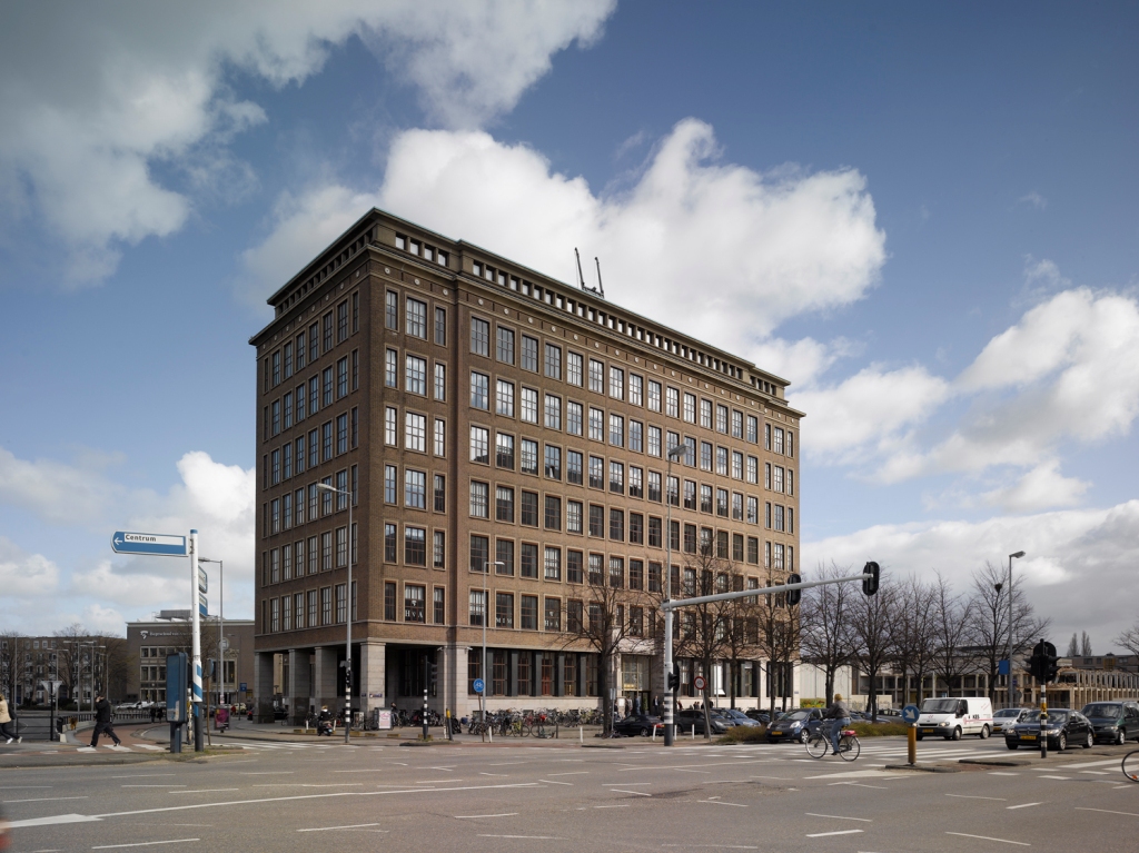 Singelgrachtgebouw | OIII architecten bv - Archello