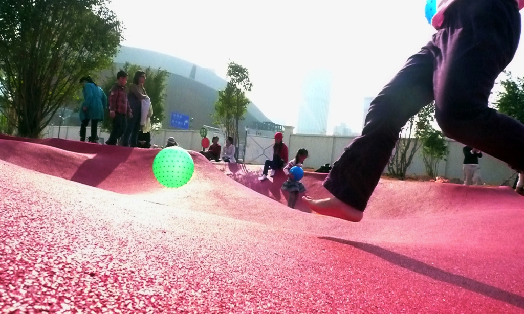 Nba playgrounds игра. Mad playground. Детские площадки. People playground человек. Современные детские площадки в европе.