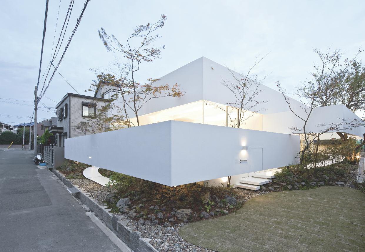 Atelier Bisque Doll | OBJEKTⒸInternational | Archello