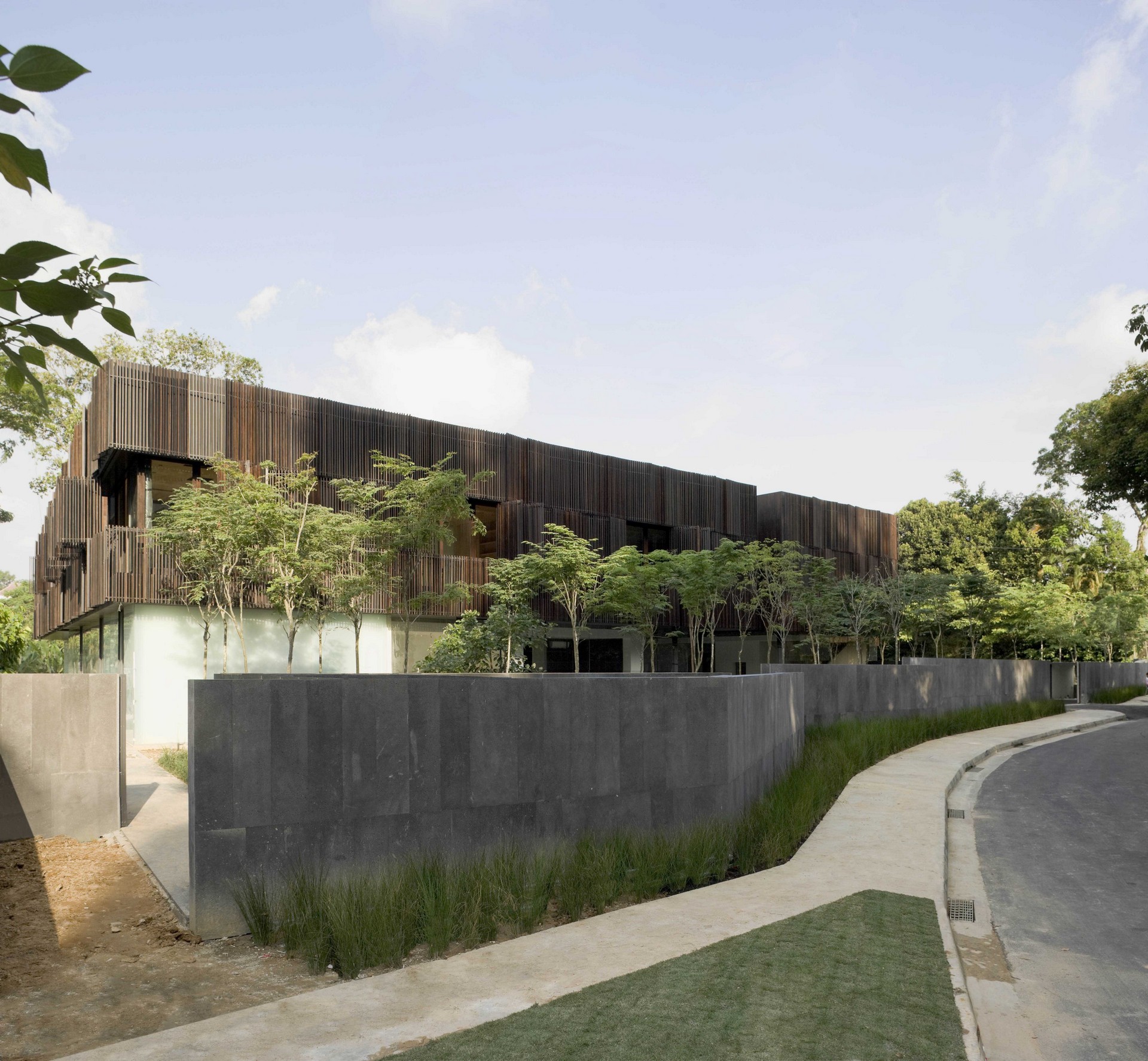 THE OVERLAPPING LAND/HOUSE Cluny House Neri&Hu Design and Research