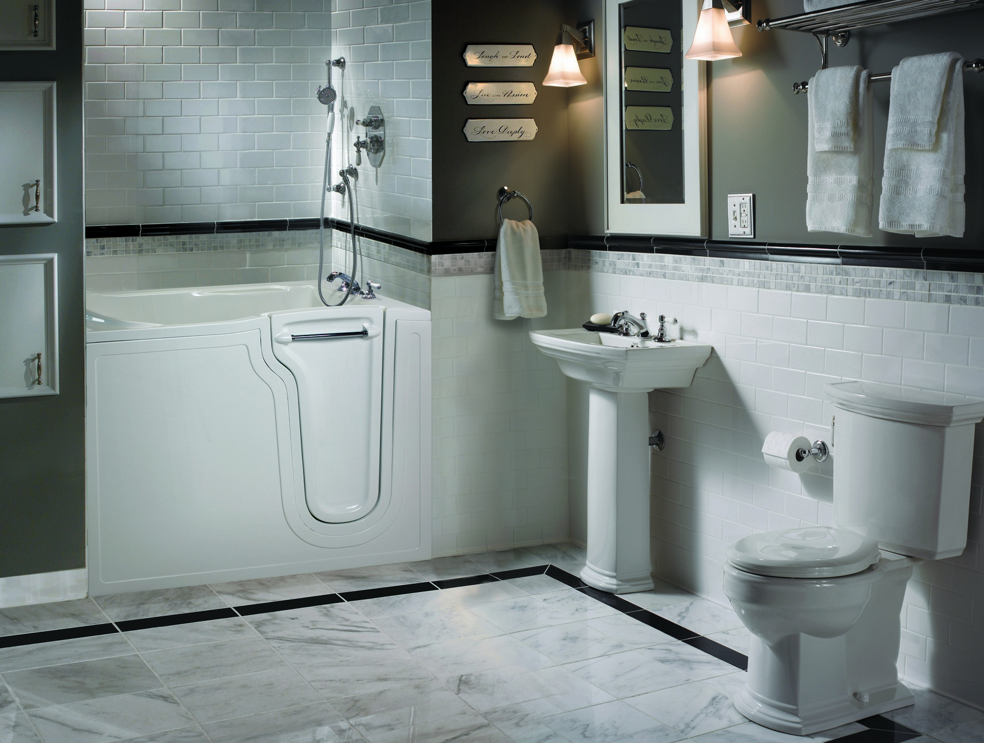 RESTORE WALKIN BATHTUB par {marque} Archello