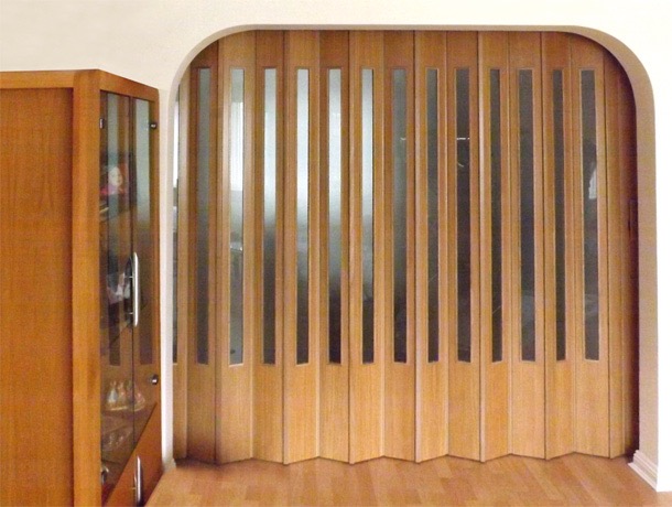 concertina baby gate