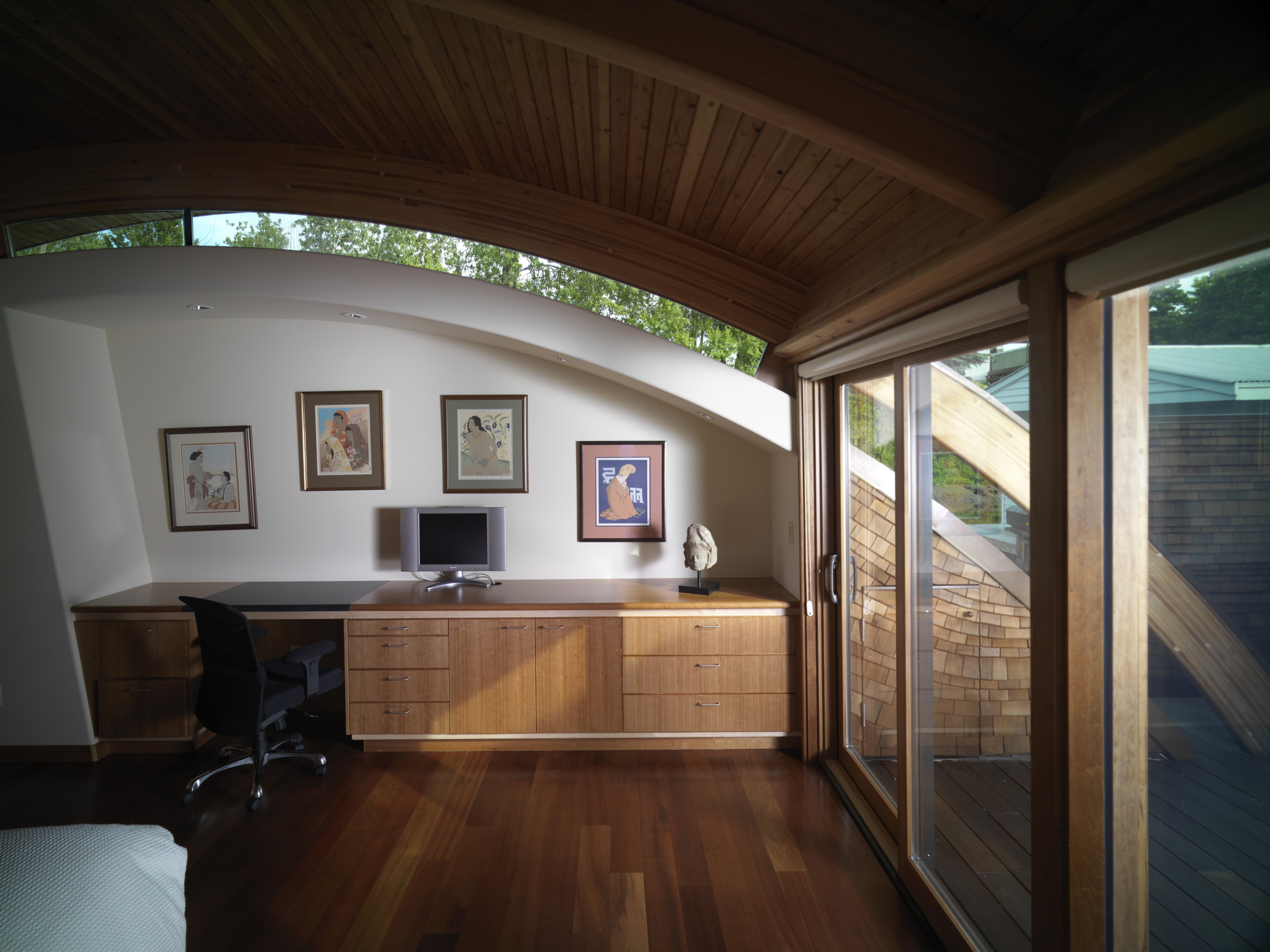 The Guest Bedroom in context to the Entrance Passage way.