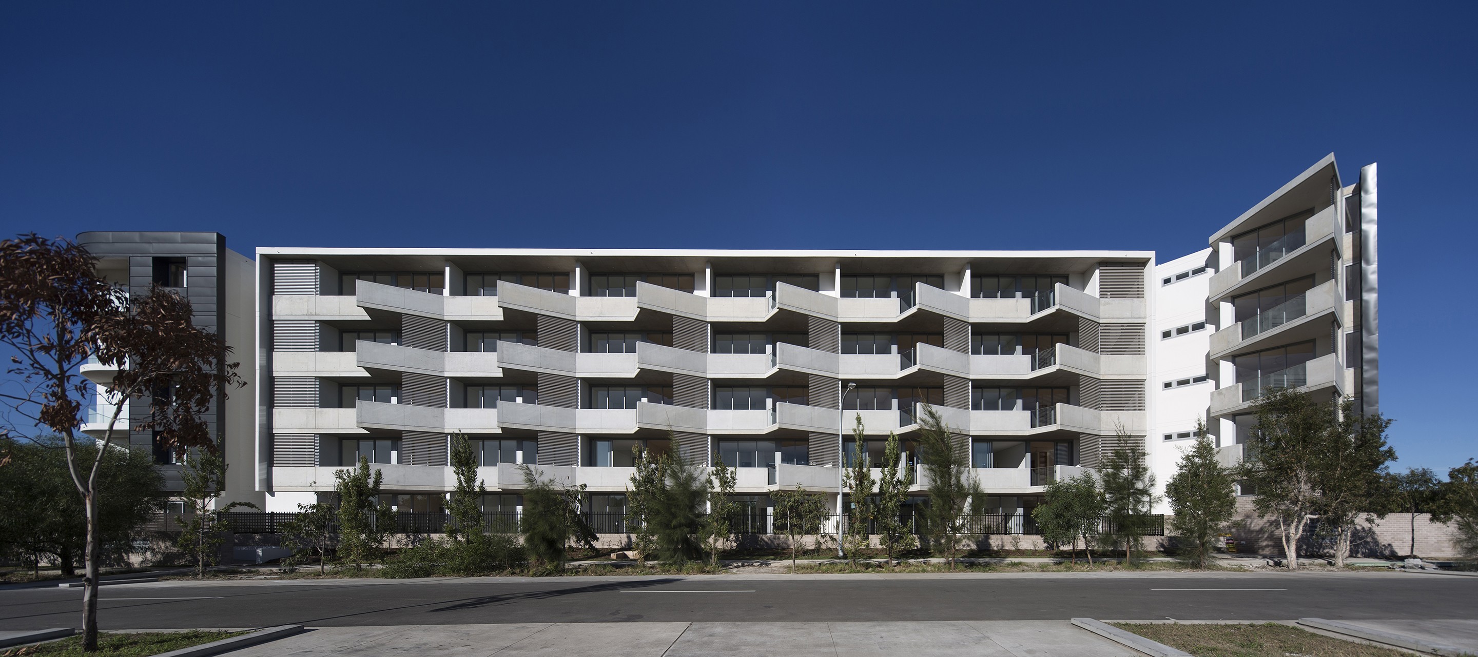 CITY LIVING AT THE SEASIDE Sculpted forms for a new seaside apartment
