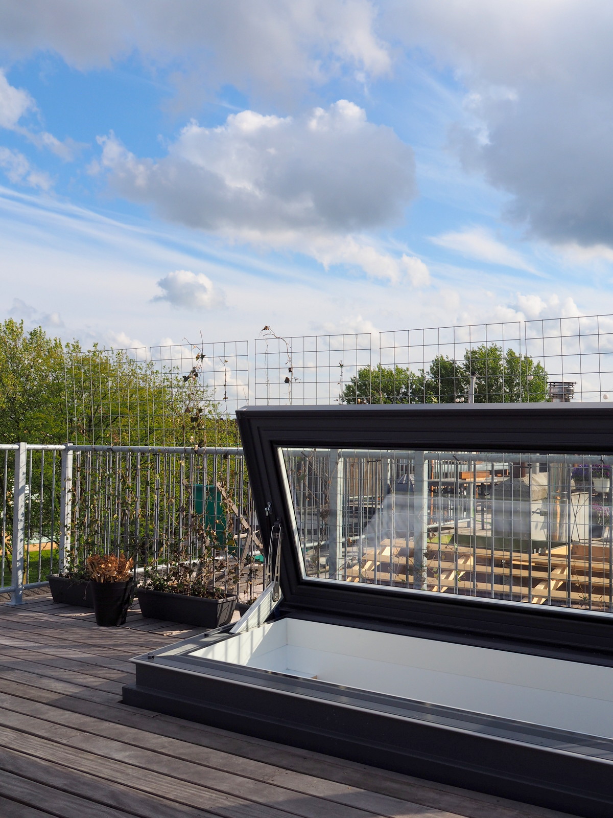 Skydoor open 2