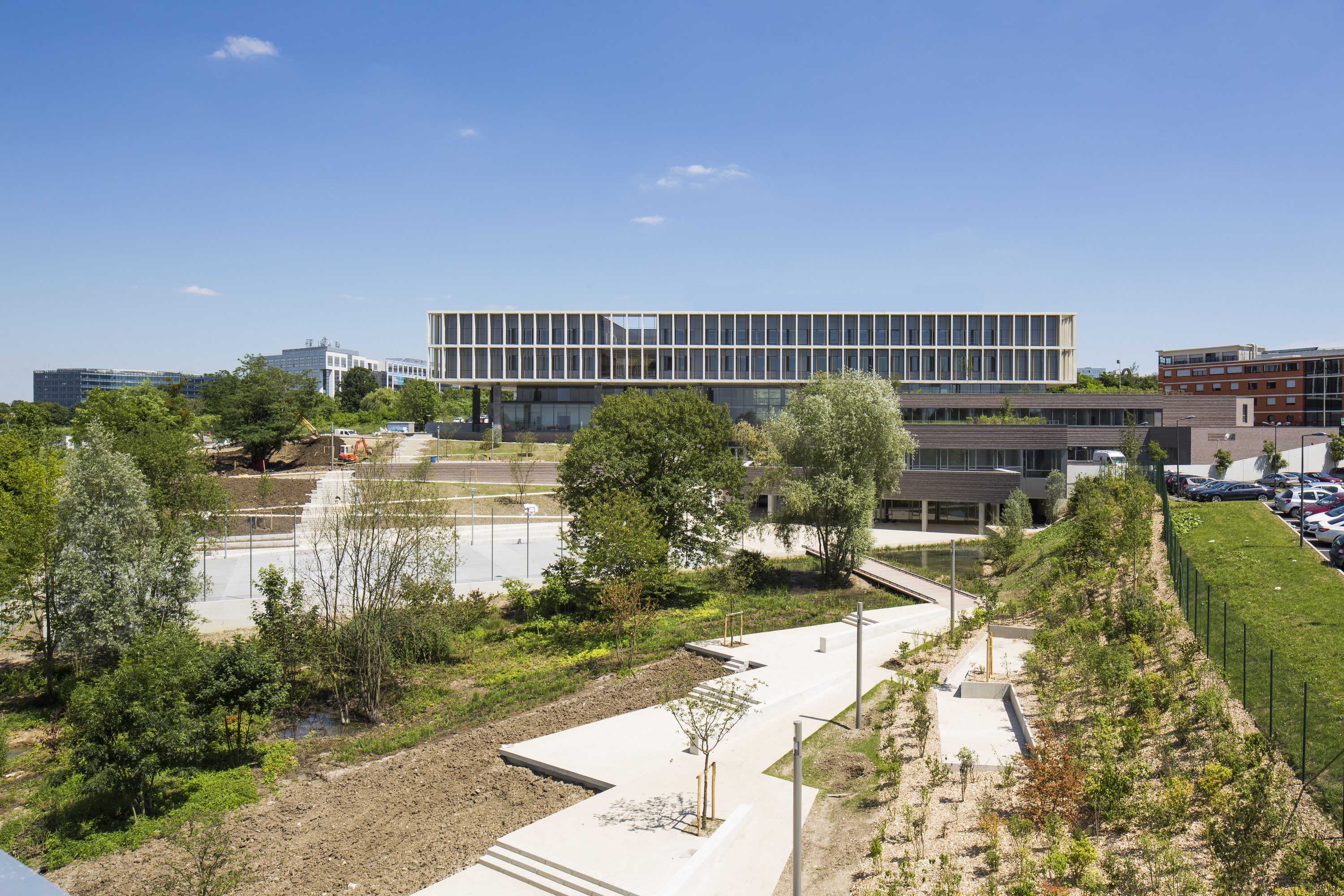 International High School East Of Paris Ateliers 2 3 4 Archello