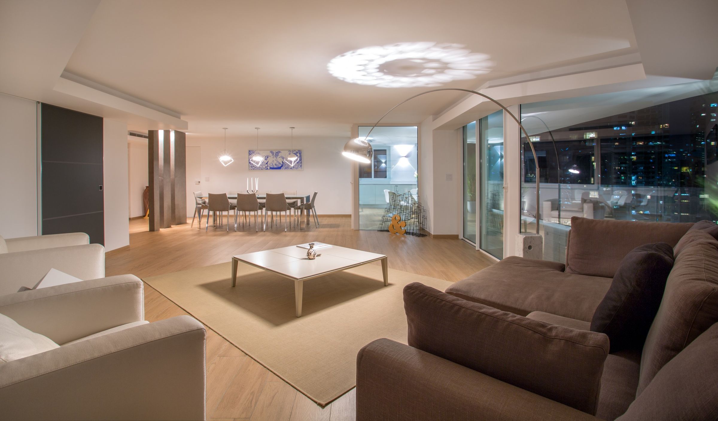 Двухуровневый пентхаус в москва сити. Освещение в интерьере 2022. Апартаменты сейчас. Скай ривер панорамные окна. Апартаменты сейчас.