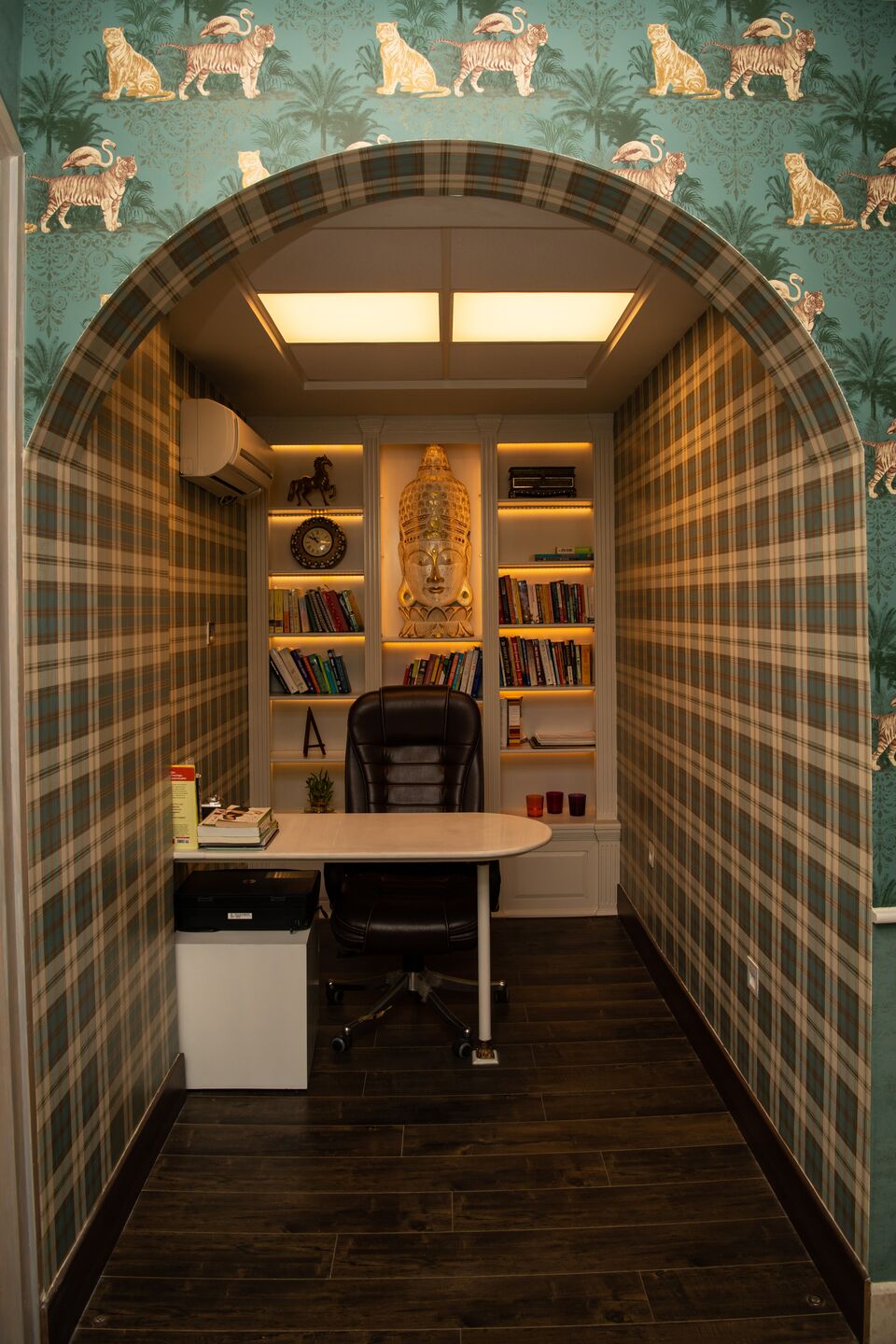 Emaar palm springs apartment renovation | Stonehenge Designs | Archello
