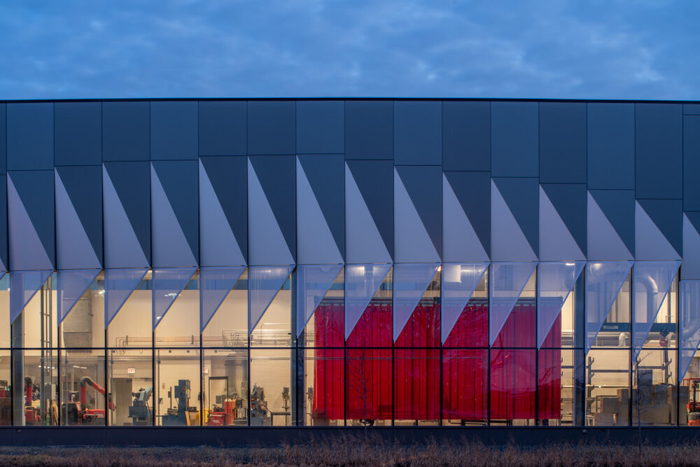 The building creates a dialogue within the community