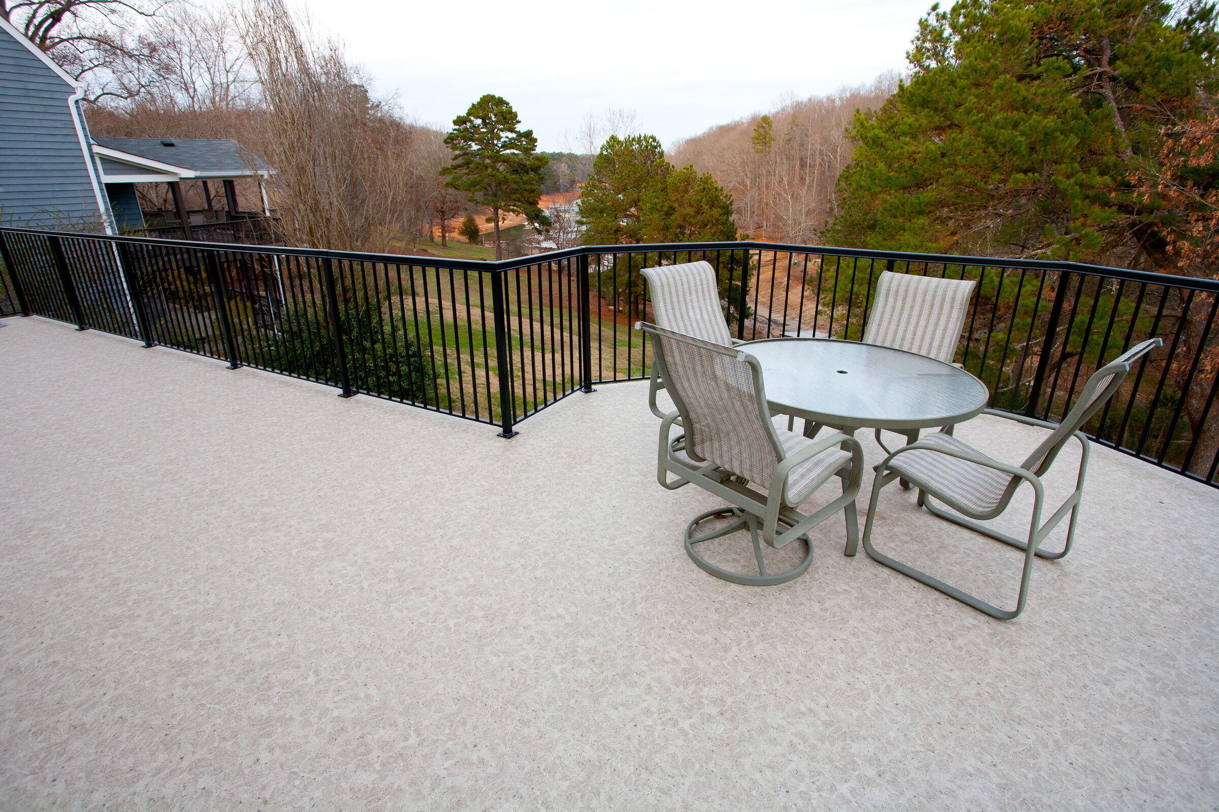 Durarail Standard Picket Railing System nach Duradek | Archello