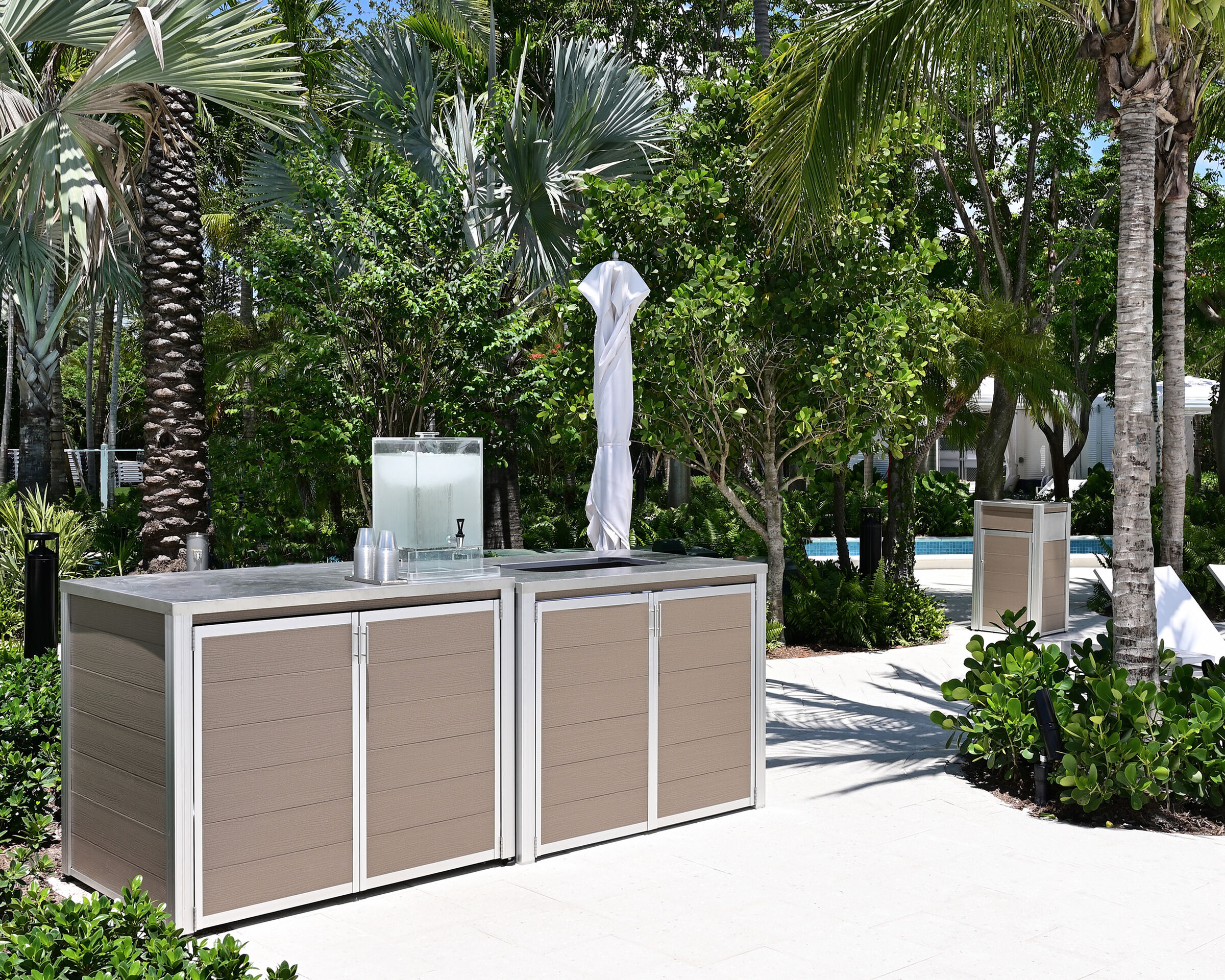 Weatherproof Pool Towel Cabinet, Towel Return Cart Enclosure