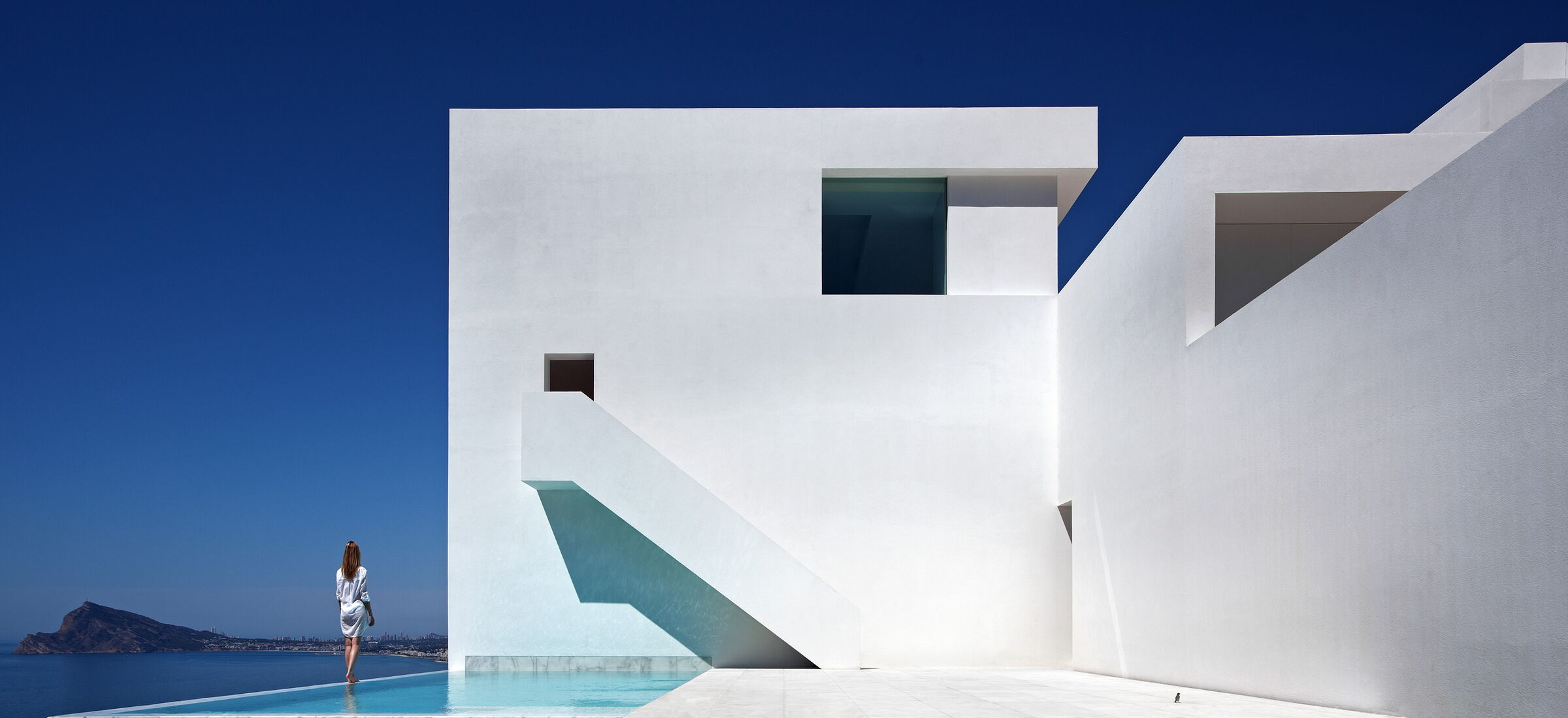 House on the Cliff | Fran Silvestre Architects, PORCELANOSA