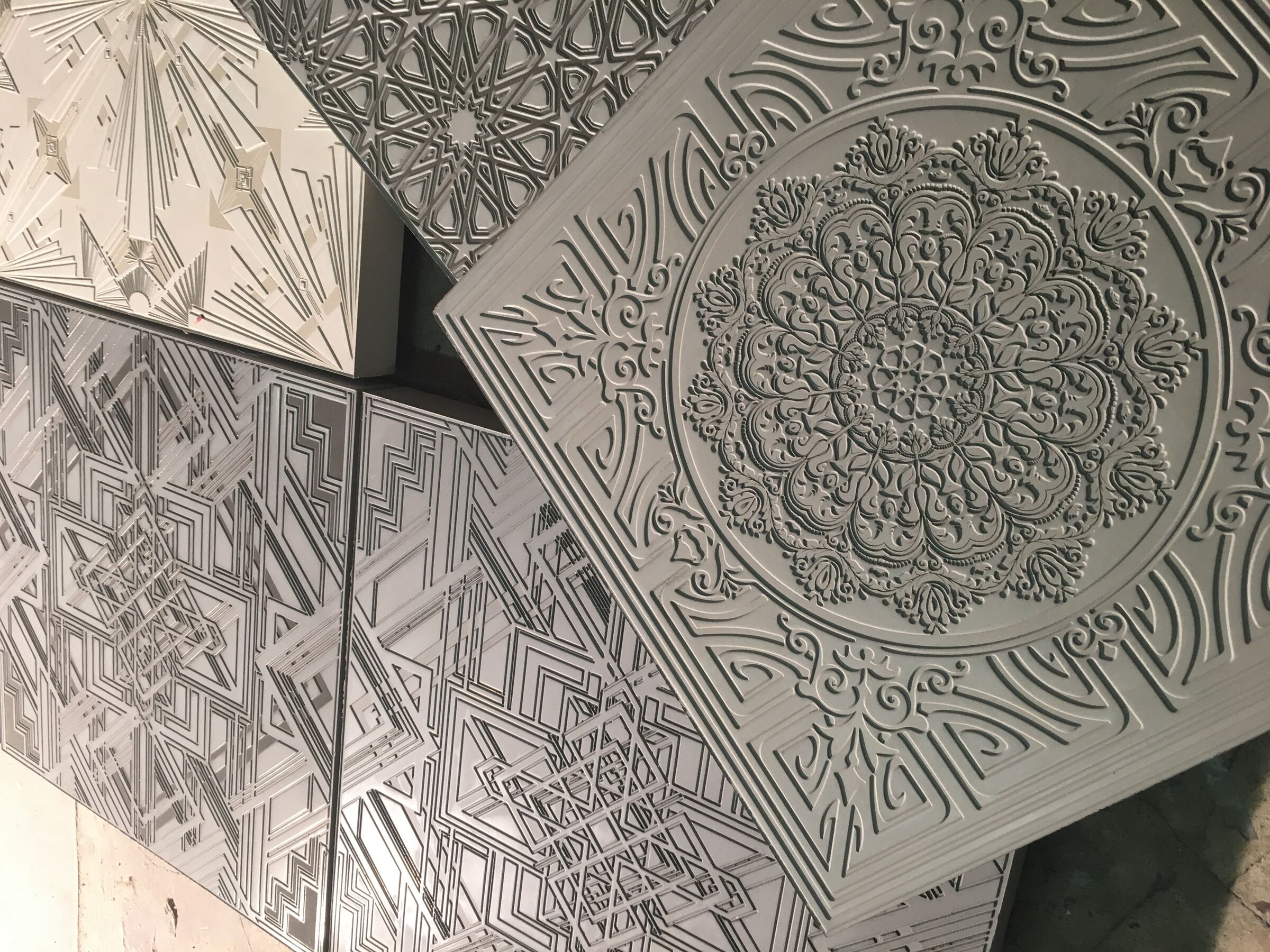 Concrete cladding and tiles by Graphic Relief | Archello