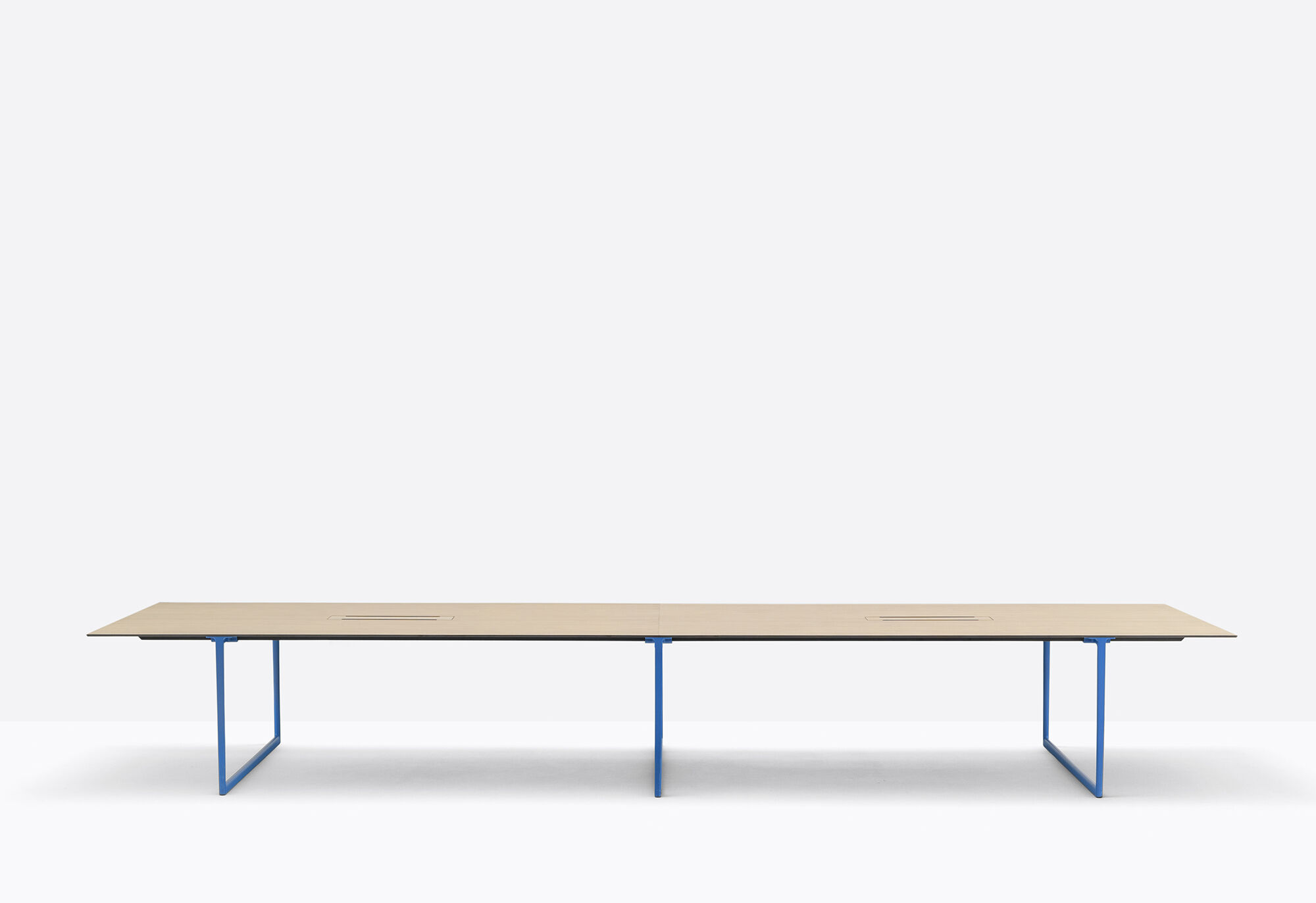 TOA CONFERENCE TABLE TOA2_CC por PEDRALI Archello