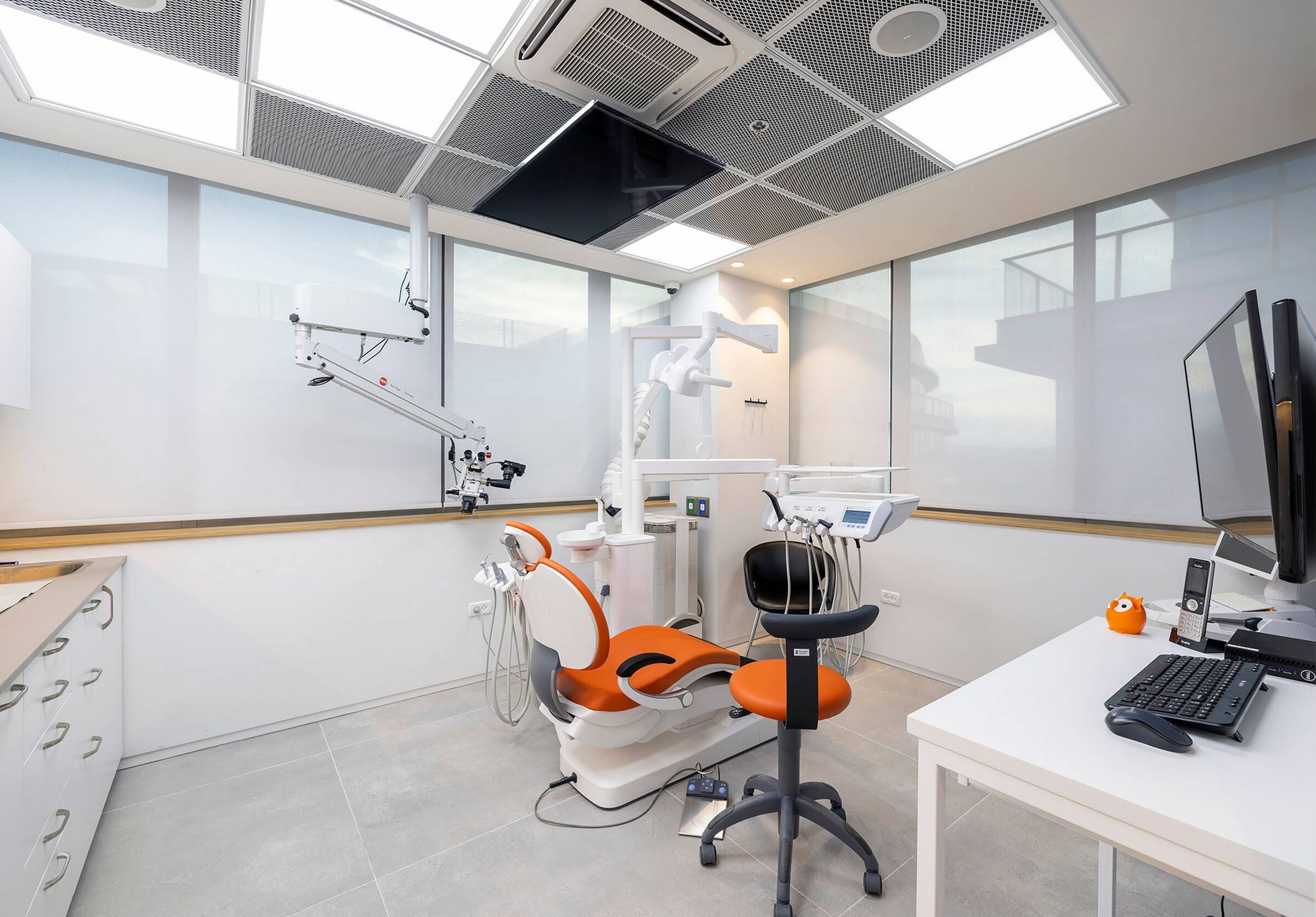 Gallery of Dr. Lam Dental Clinic Studio Samuelov Media 7