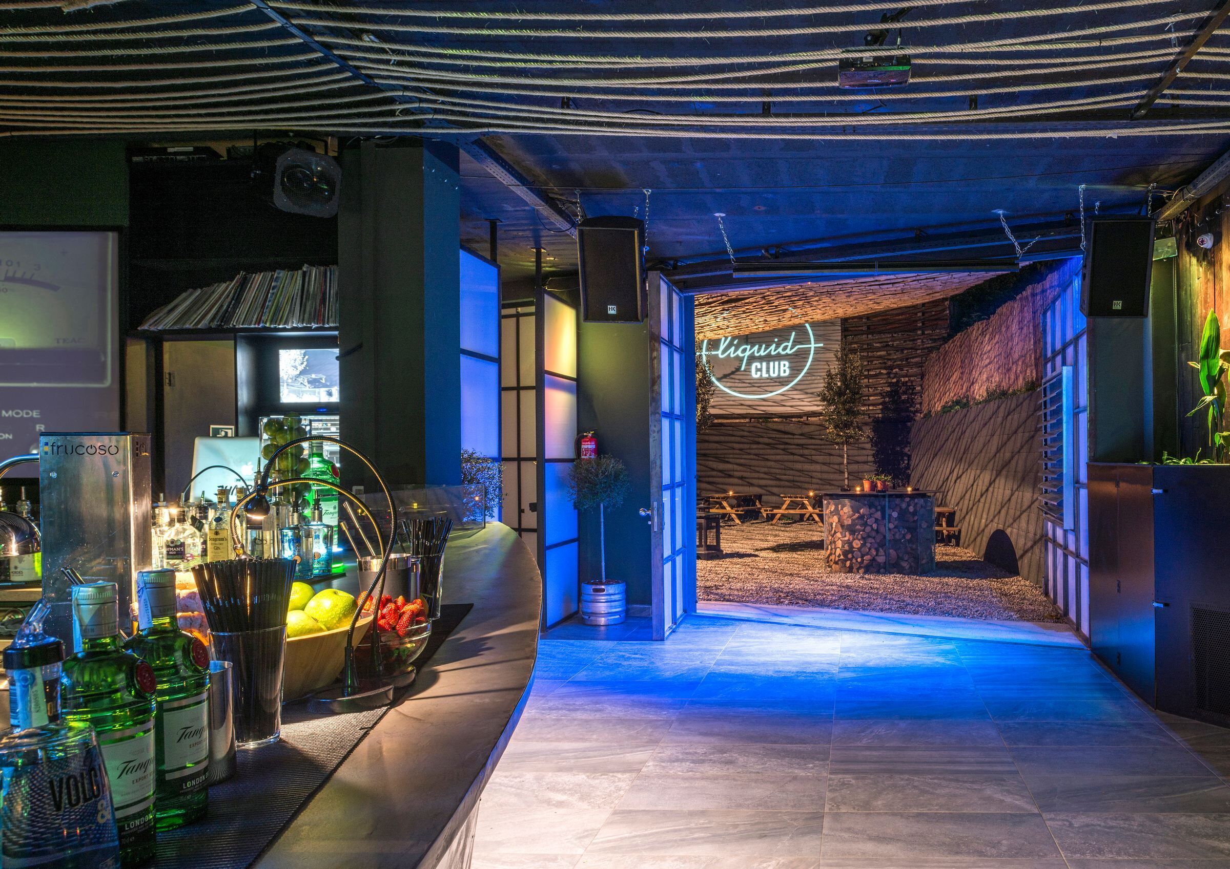 Бар проджект. Бар референс. Мобильный бар на улице. Арбат 6/2 кальянная. Освещение в кальянной.