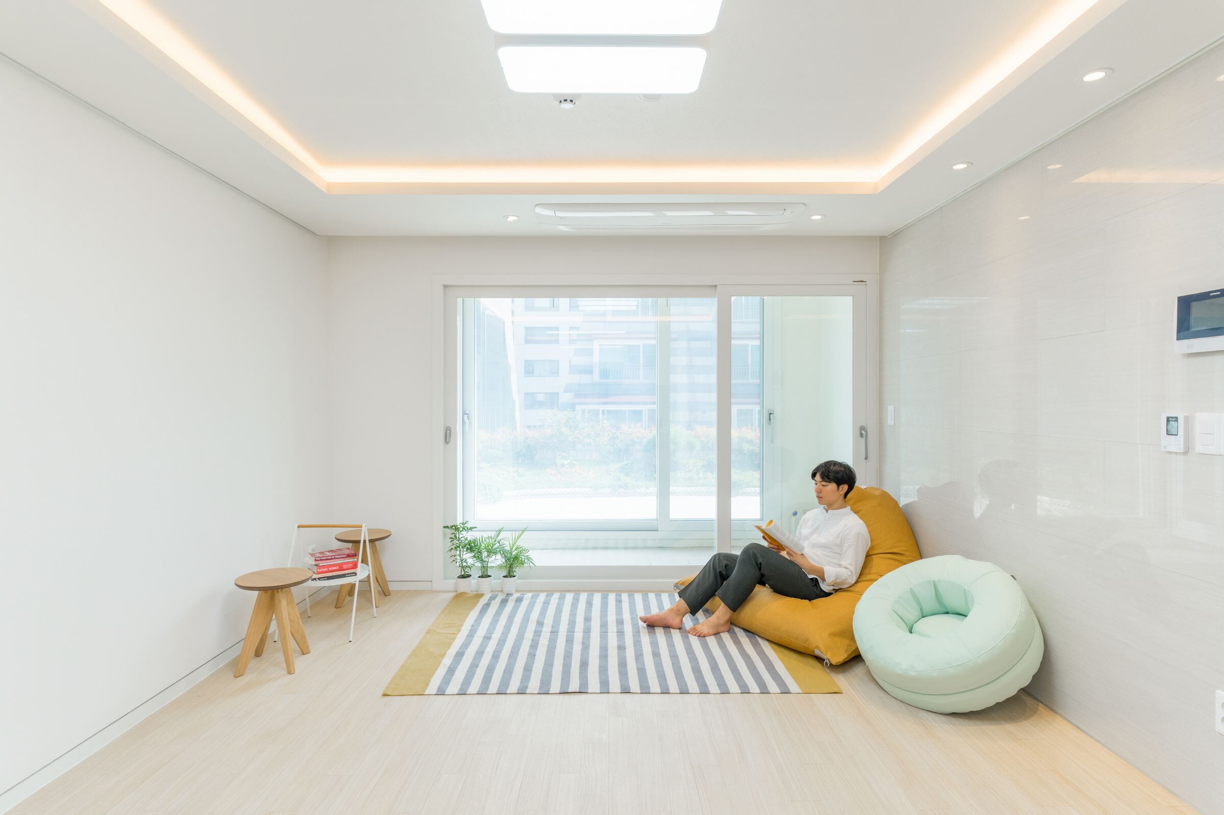 Exploring Jungmin'S Bold Artistic Vision - d0p5srb