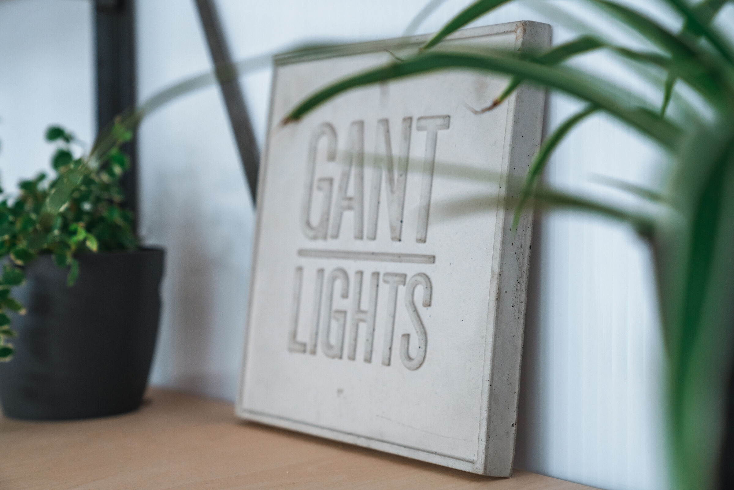 Our products are timeless design lamps and interior objects with an architectural character. Materials such as concrete, wood and precious metals are used to create unique lights for designing individual interiors.