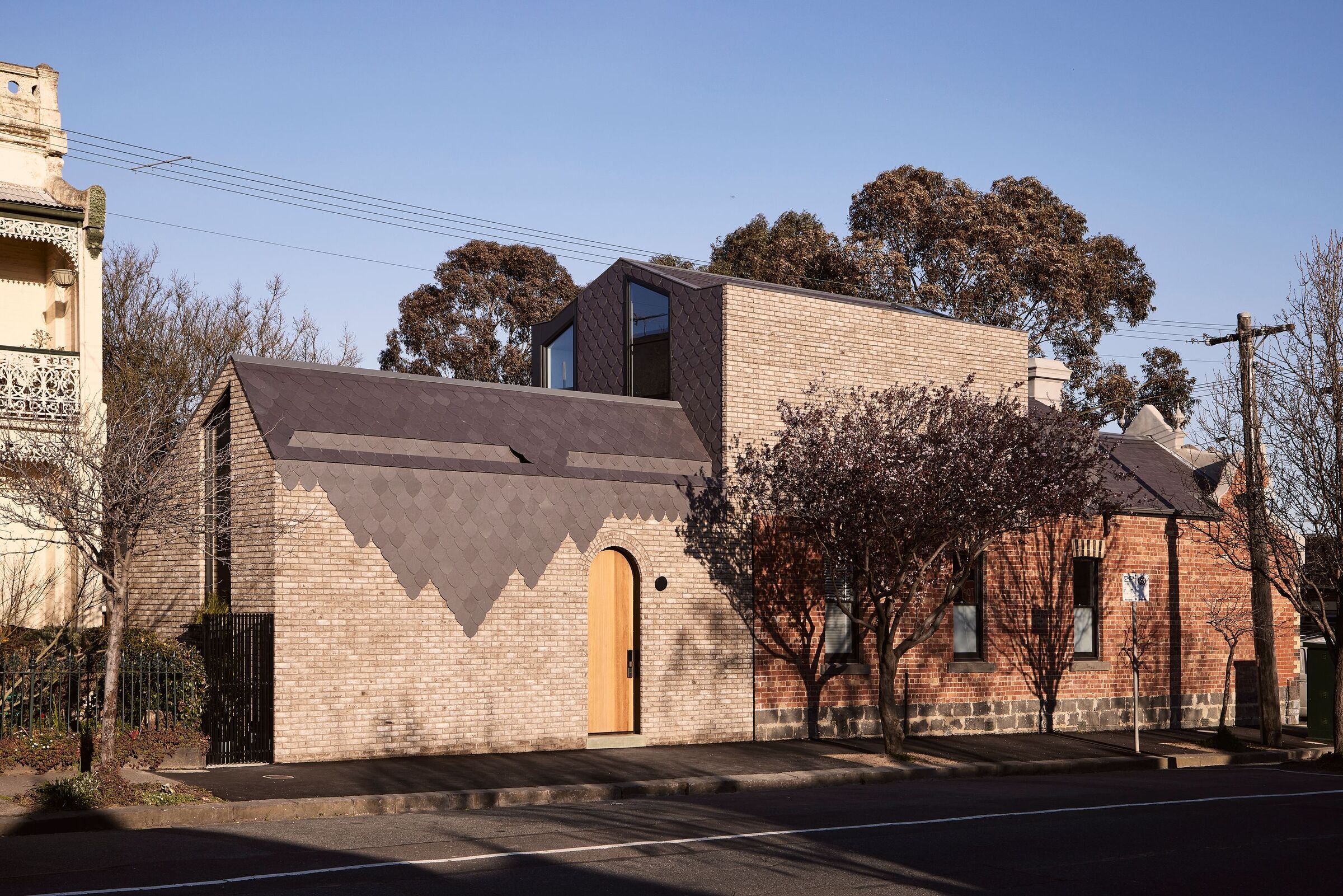 Nido II by Angelucci Architects features high level craft and traditional Italian detailing with a modern twist - Vimarsana News