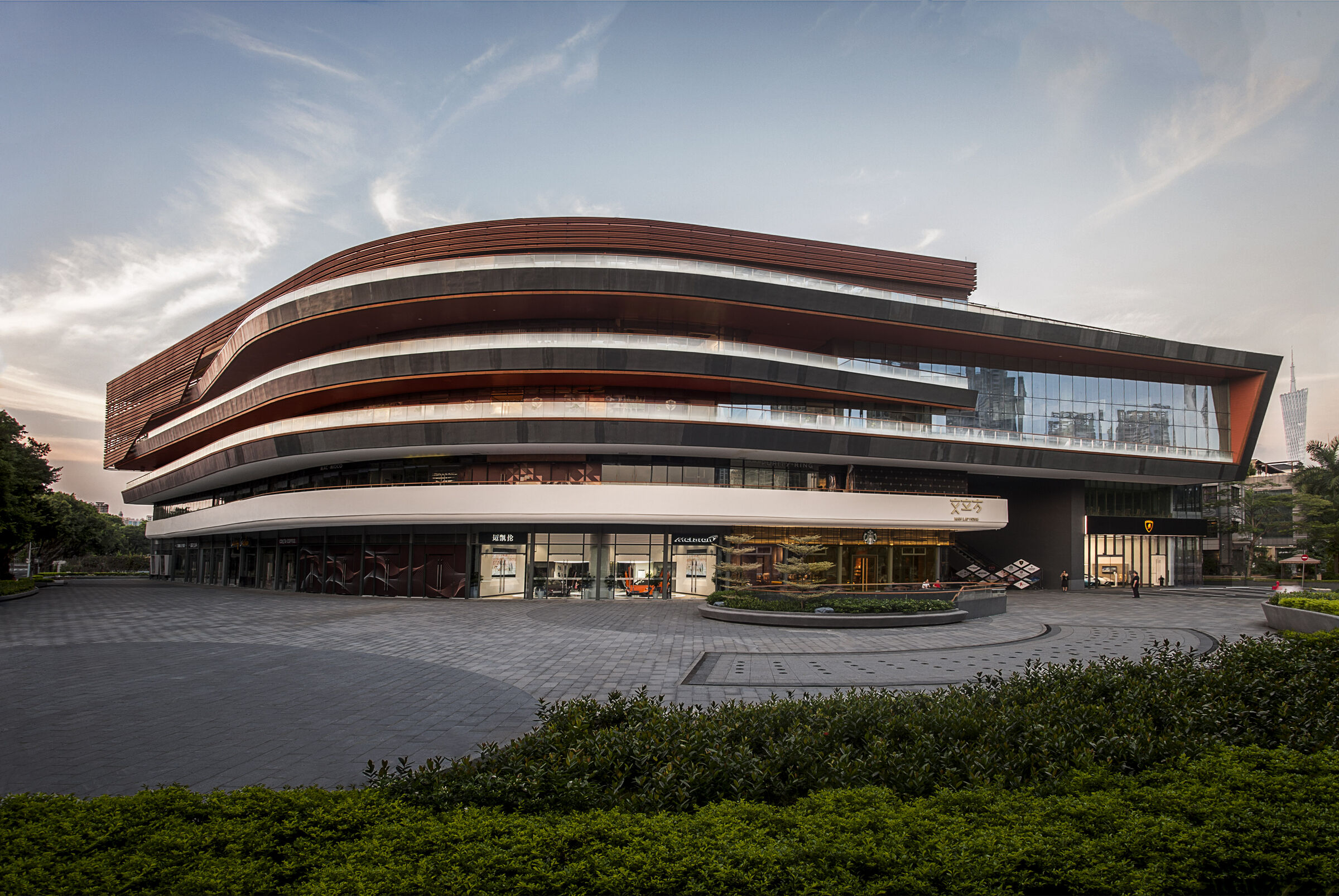 POLO Architects　近代建築 Tsimailo Lyashenko and Partners Design Arching Residential