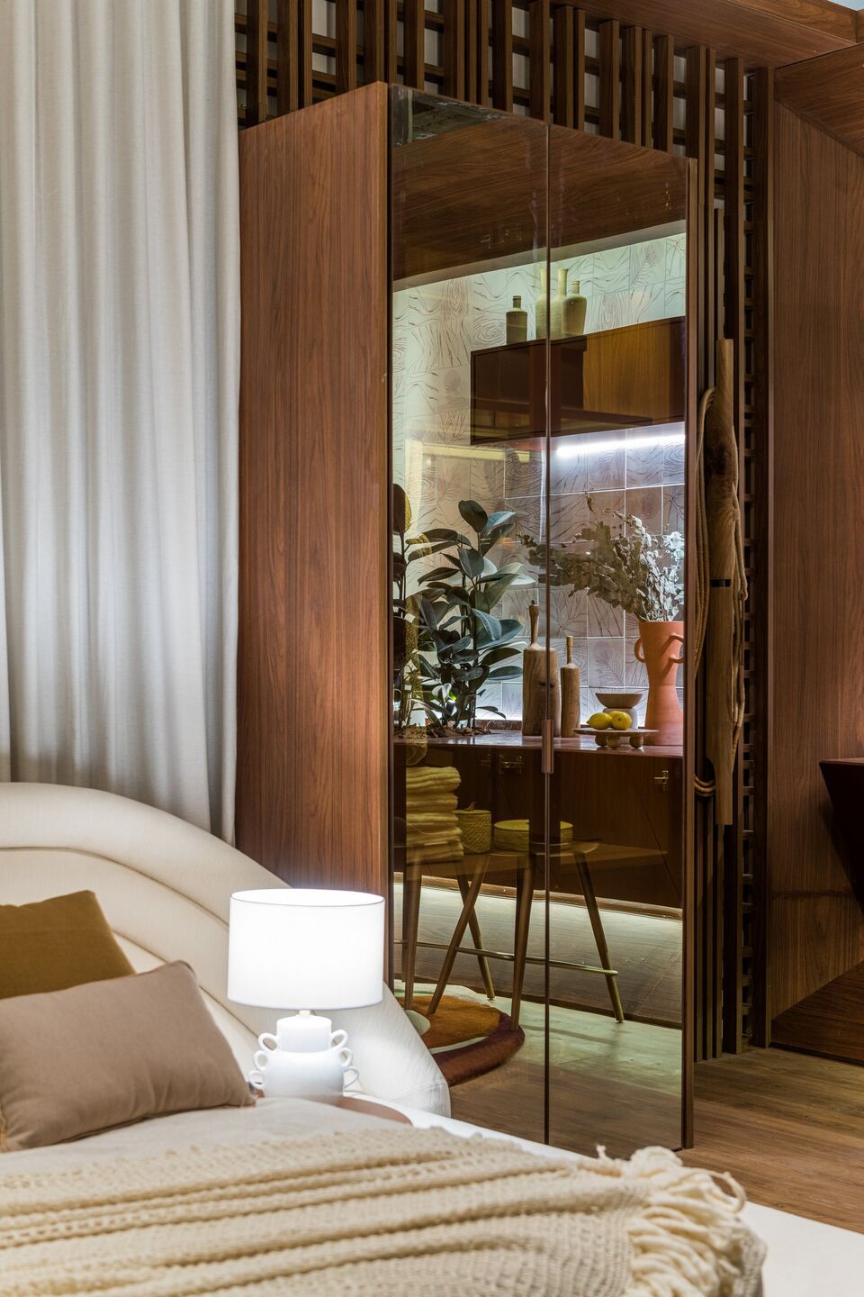 'Mirror of Soul' at Casacor SP 2022