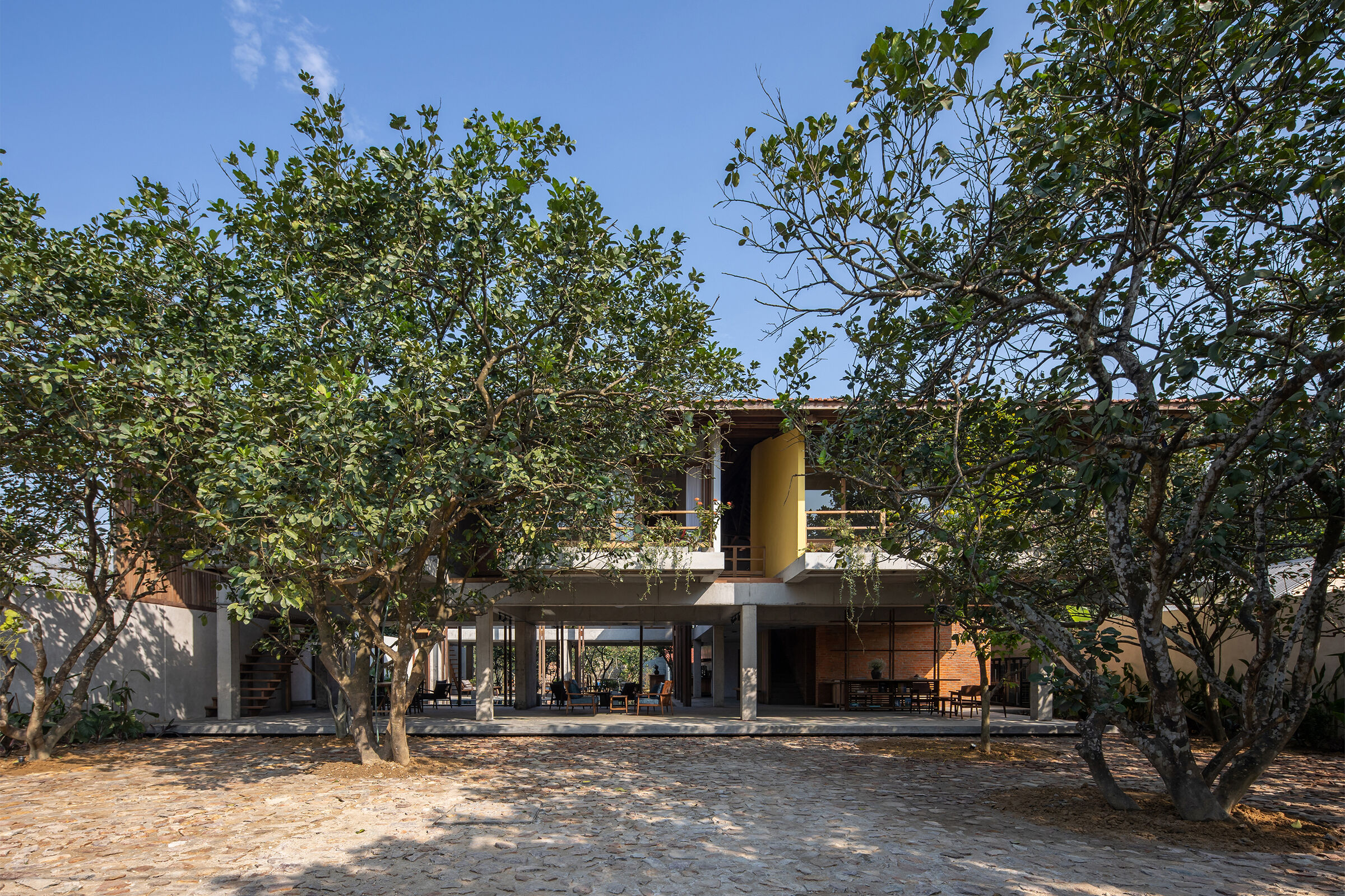 Hachi Homestay & Spa / Hachi Pomelo House SILAA Archello