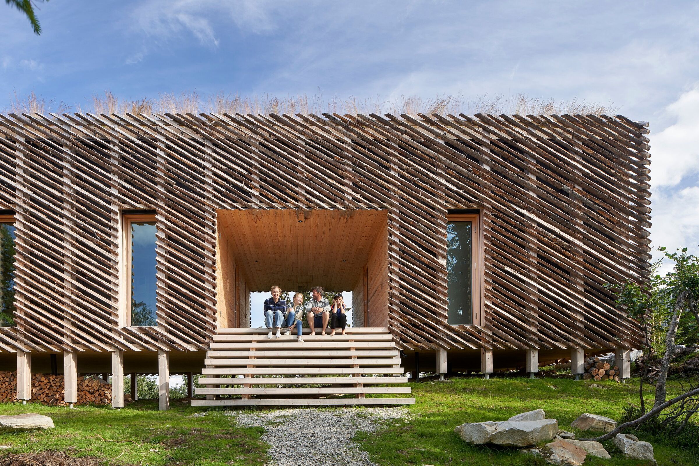 Skigard Hytte by Mork-Ulnes Architects