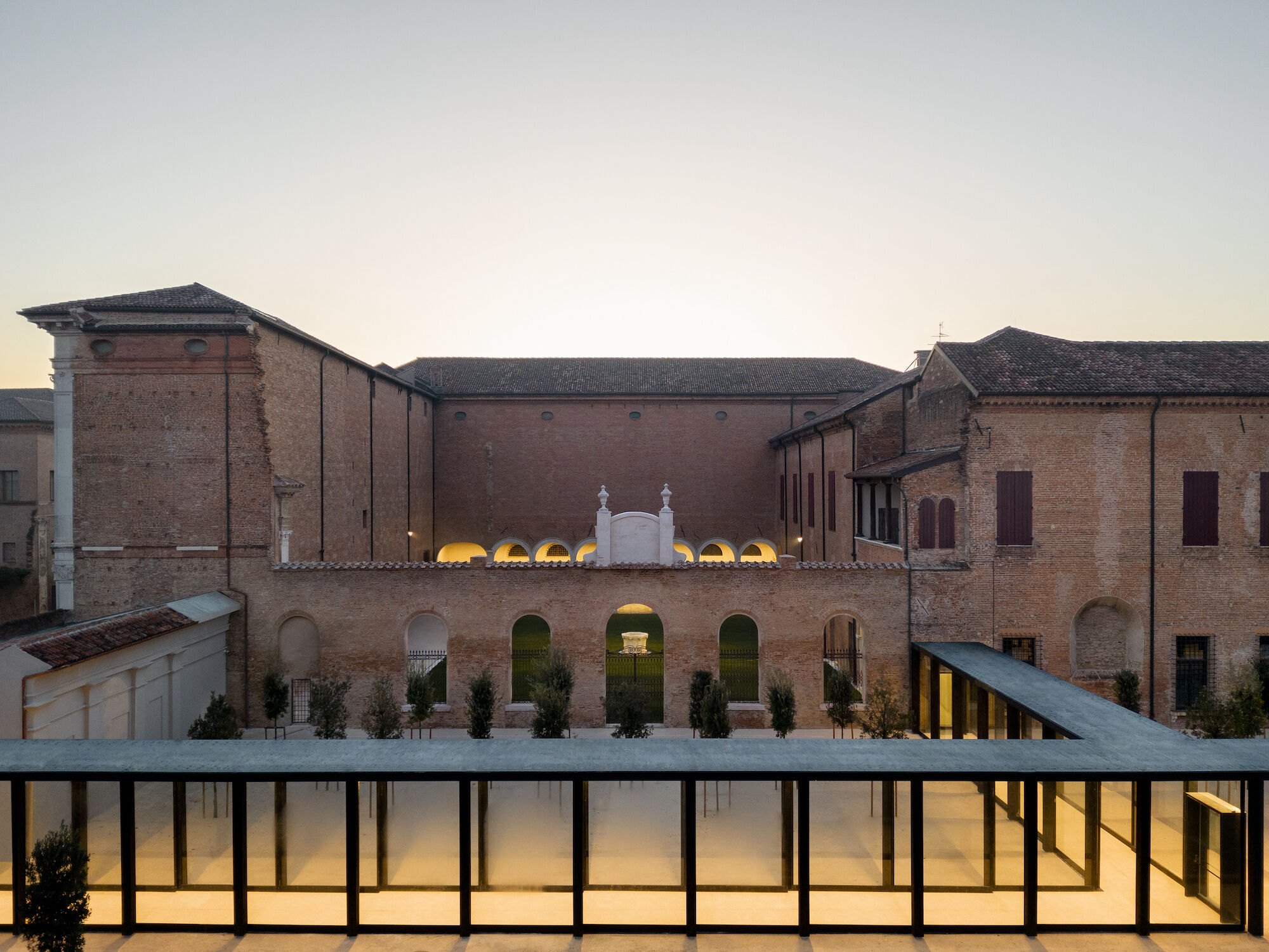 希少ALFA ROMEO PALAZZO DEI DIAMANTI FERARA Palazzo dei Diamanti | Labics | Archello