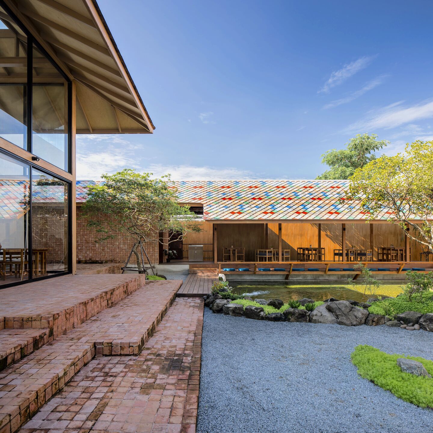 Chirp Café & Chat Space | FLAT12x | Archello