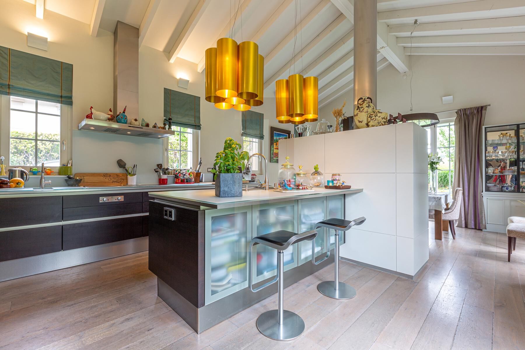 Kitchen dining