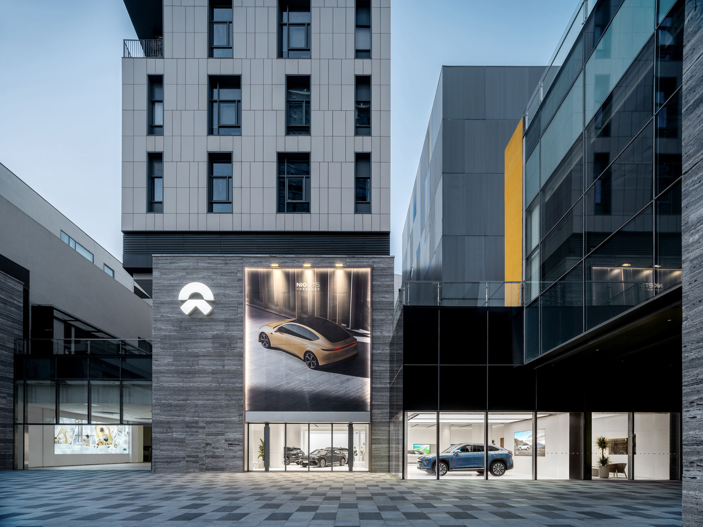 NIO House, Shum Yip Upperhills Store | MOC DESIGN OFFICE