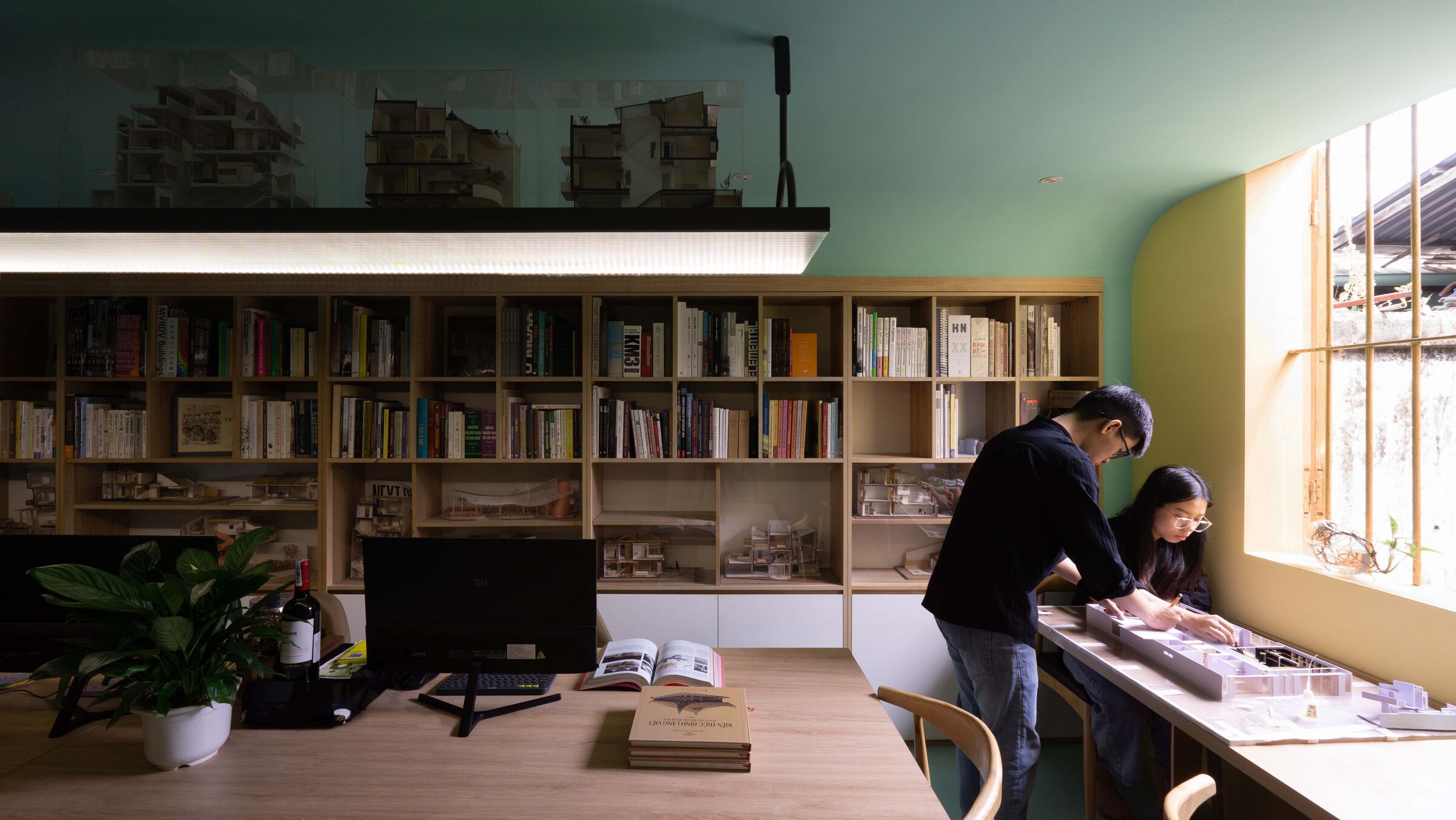 The design office revolves around an internal atrium.