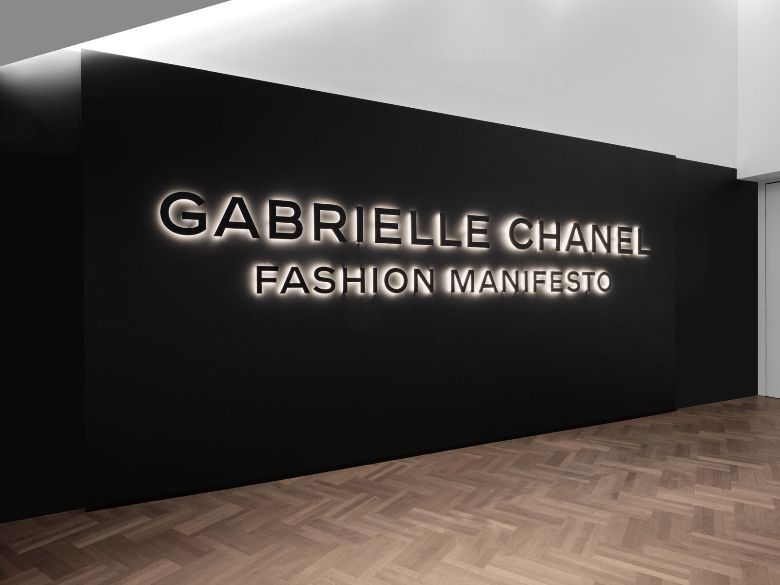 Gabrielle Chanel. A Fashion Manifesto at the V | Studio ZNA