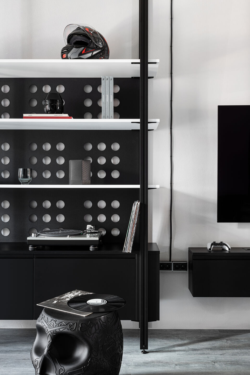 Shelving, design by Valeria Makarevich