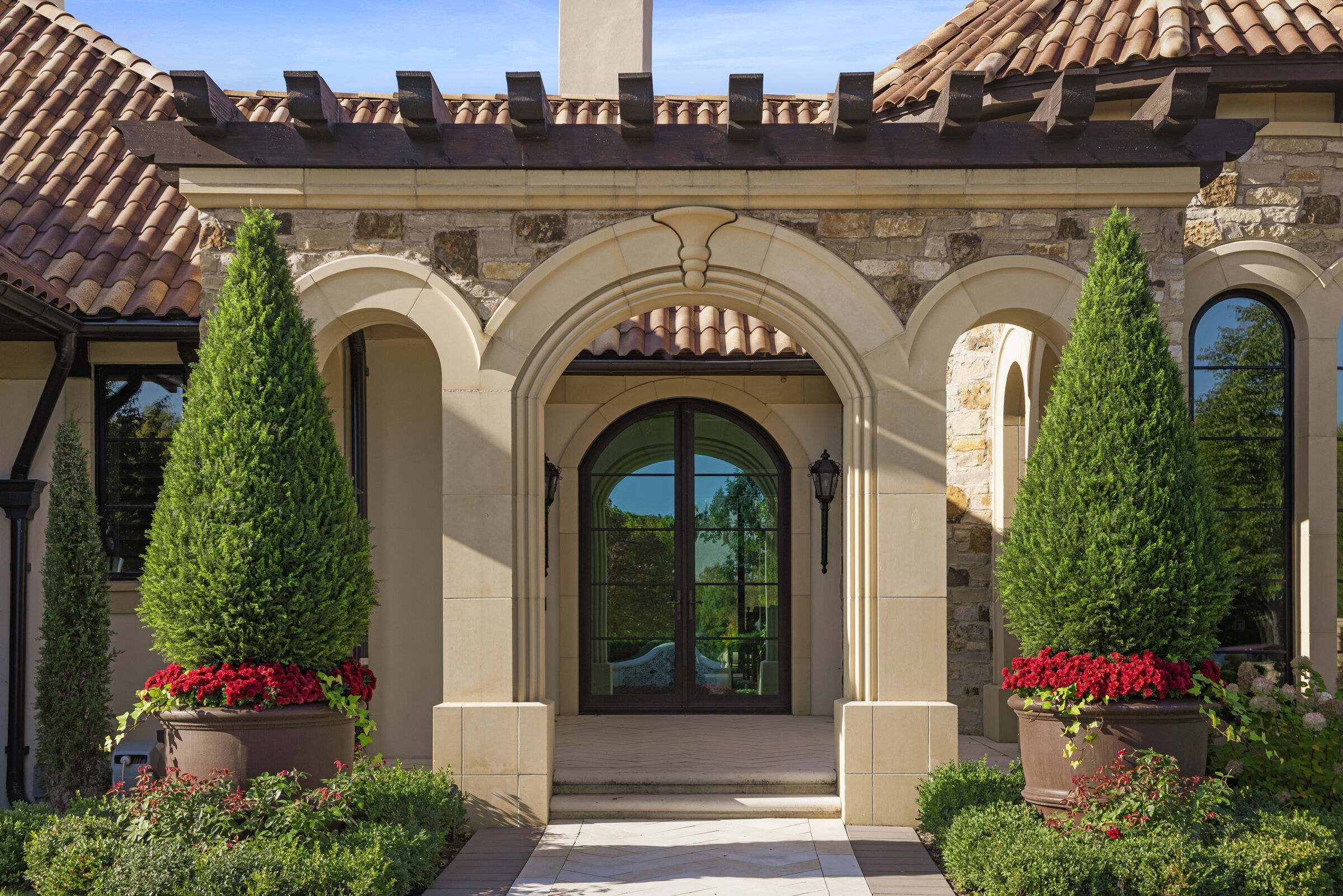 Tuscan Villa entry.