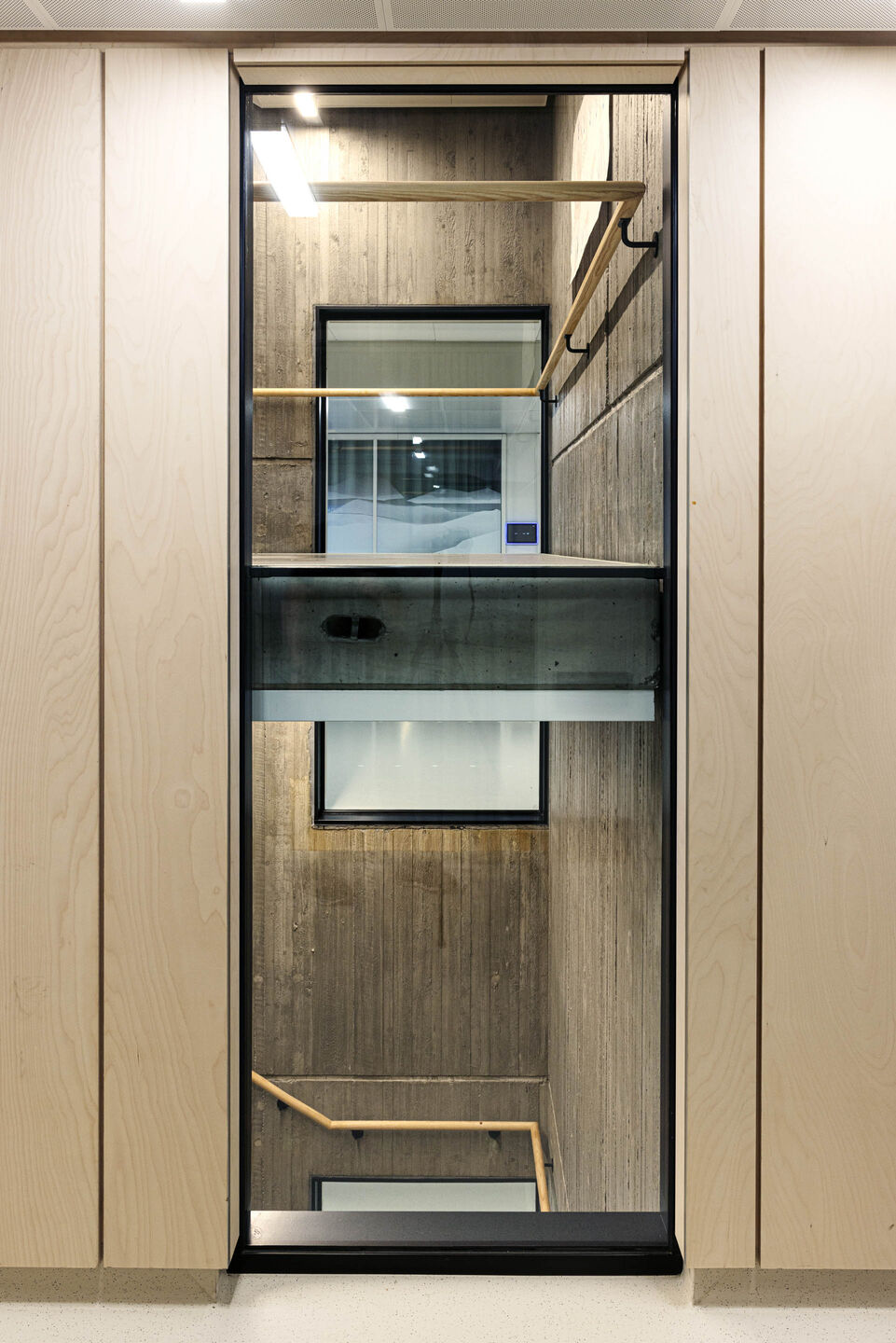 Visually connected staircase