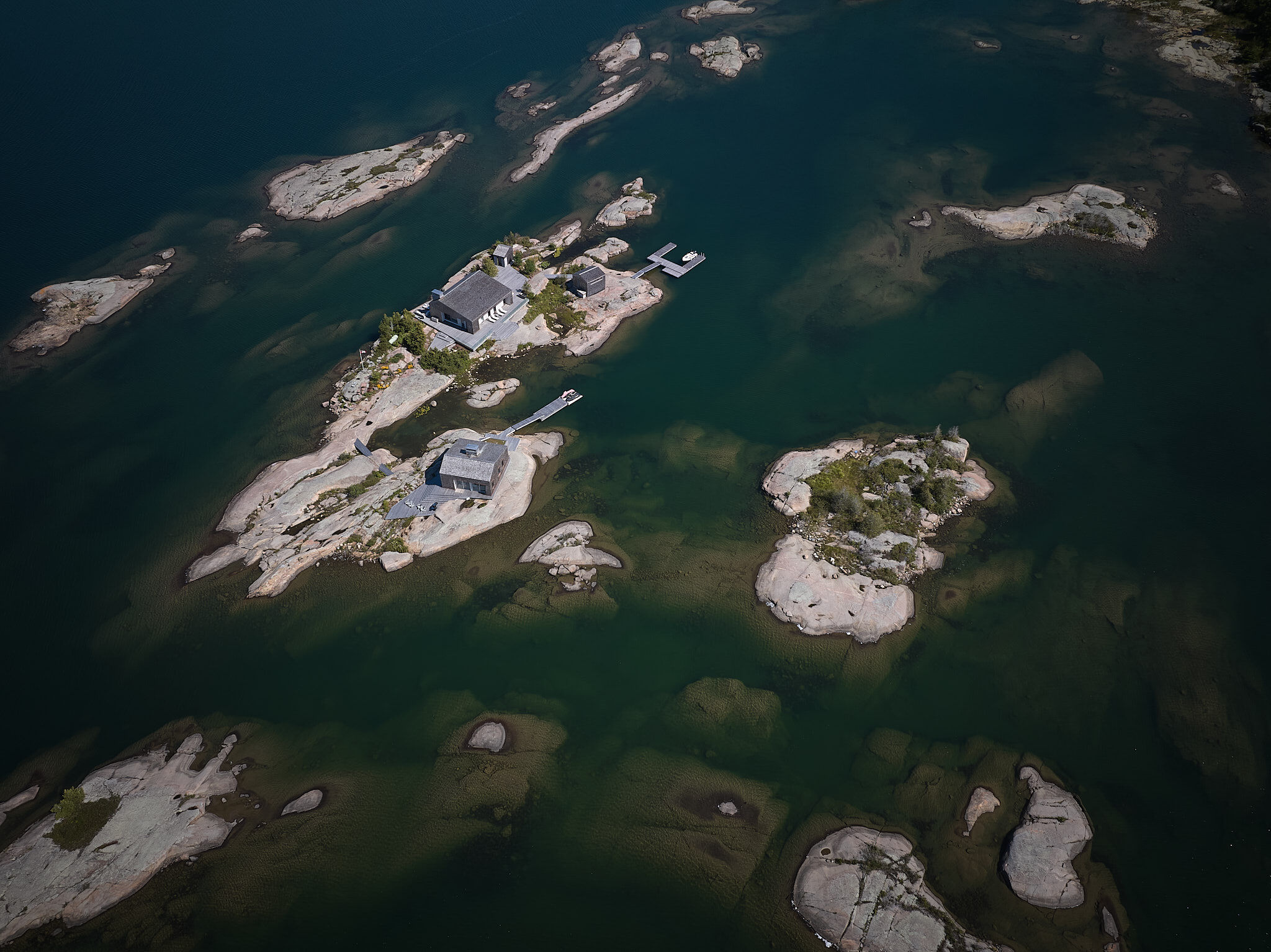 Whistling Wind Island by Akb Architects