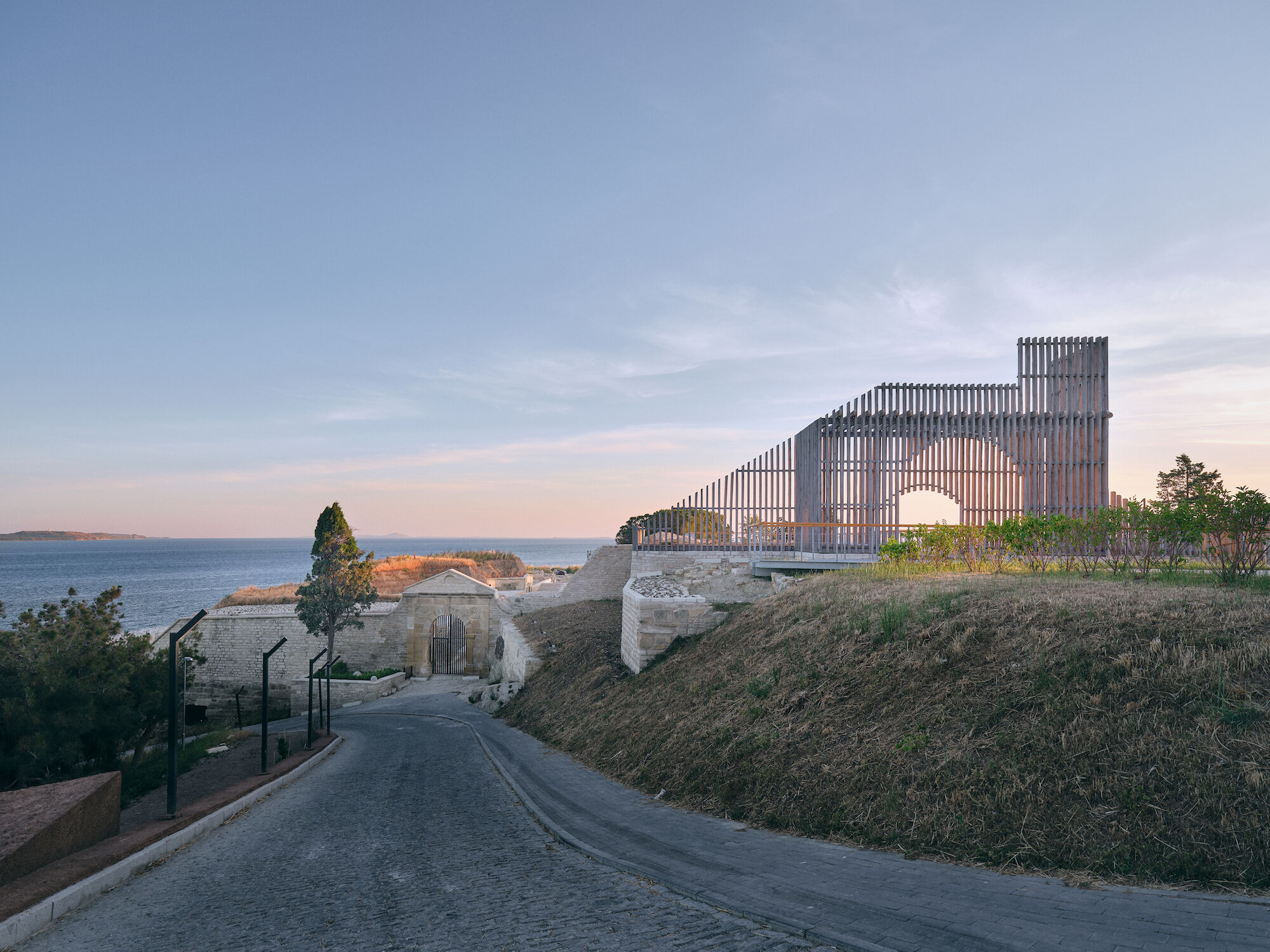 欄間、オブジェ Seddülbahir Fortress | KOOP Architects | Archello
