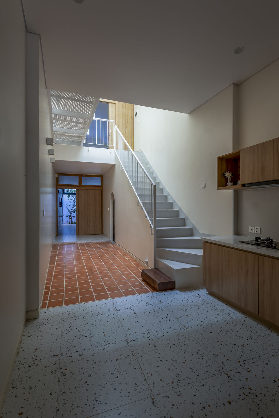 Kitchen and dining room in the center of the house