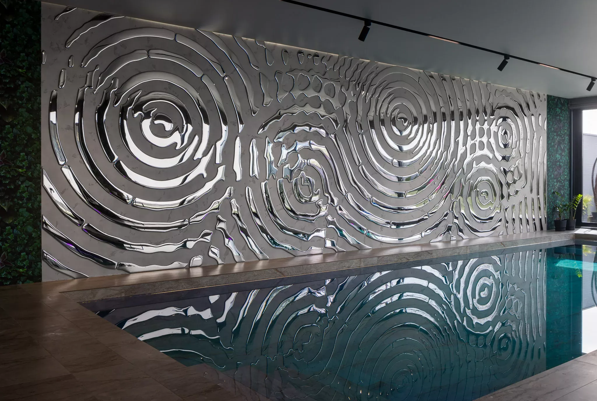 Private Pool Wall Design – Luxury Glass Wall Panels 'Alternative Intereference'