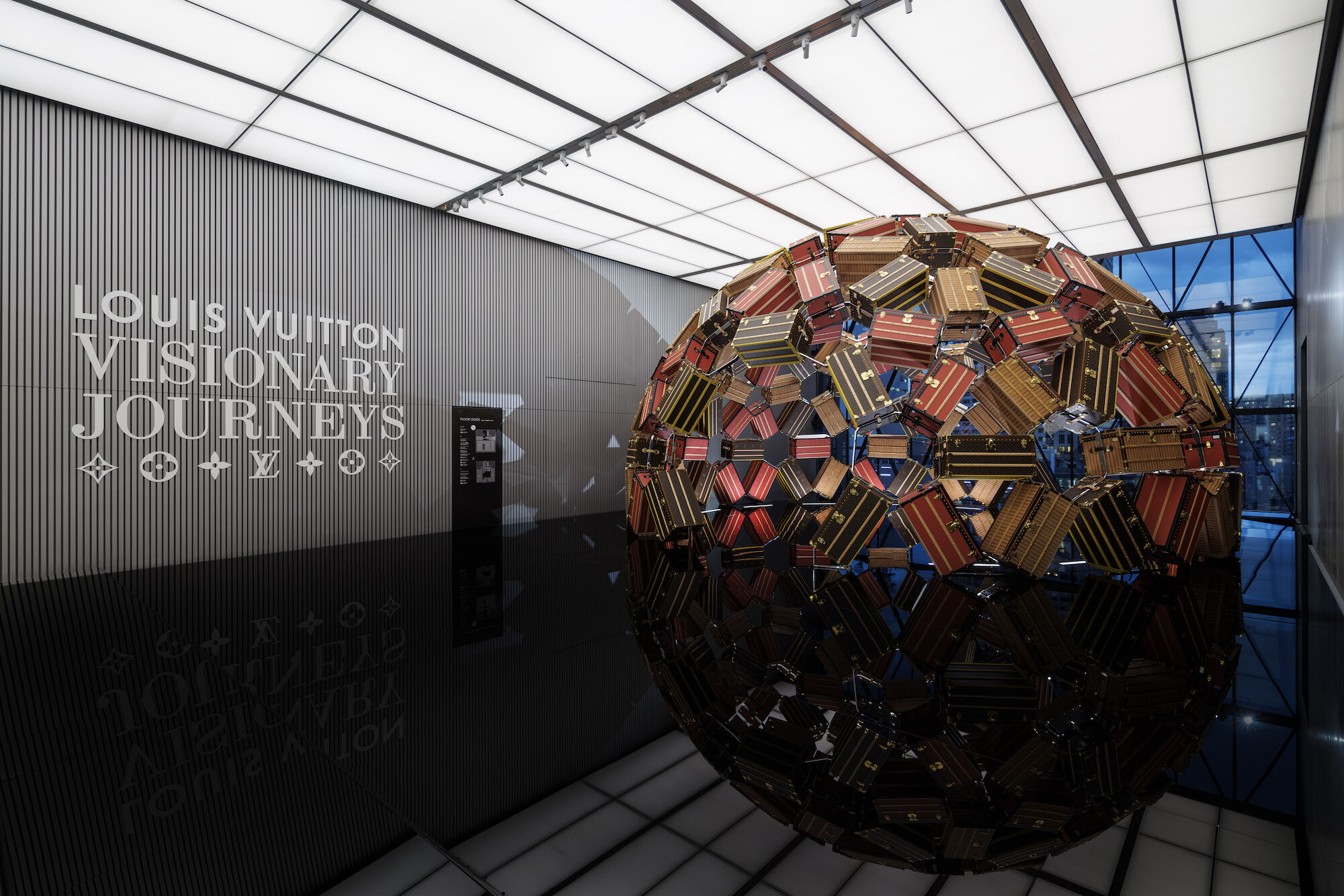 アート・デザイン・音楽 LOUIS VUITTON VISIONARY JOURNEYS Visionary Journeys: Louis Vuitton's Immersive Masterpiece in