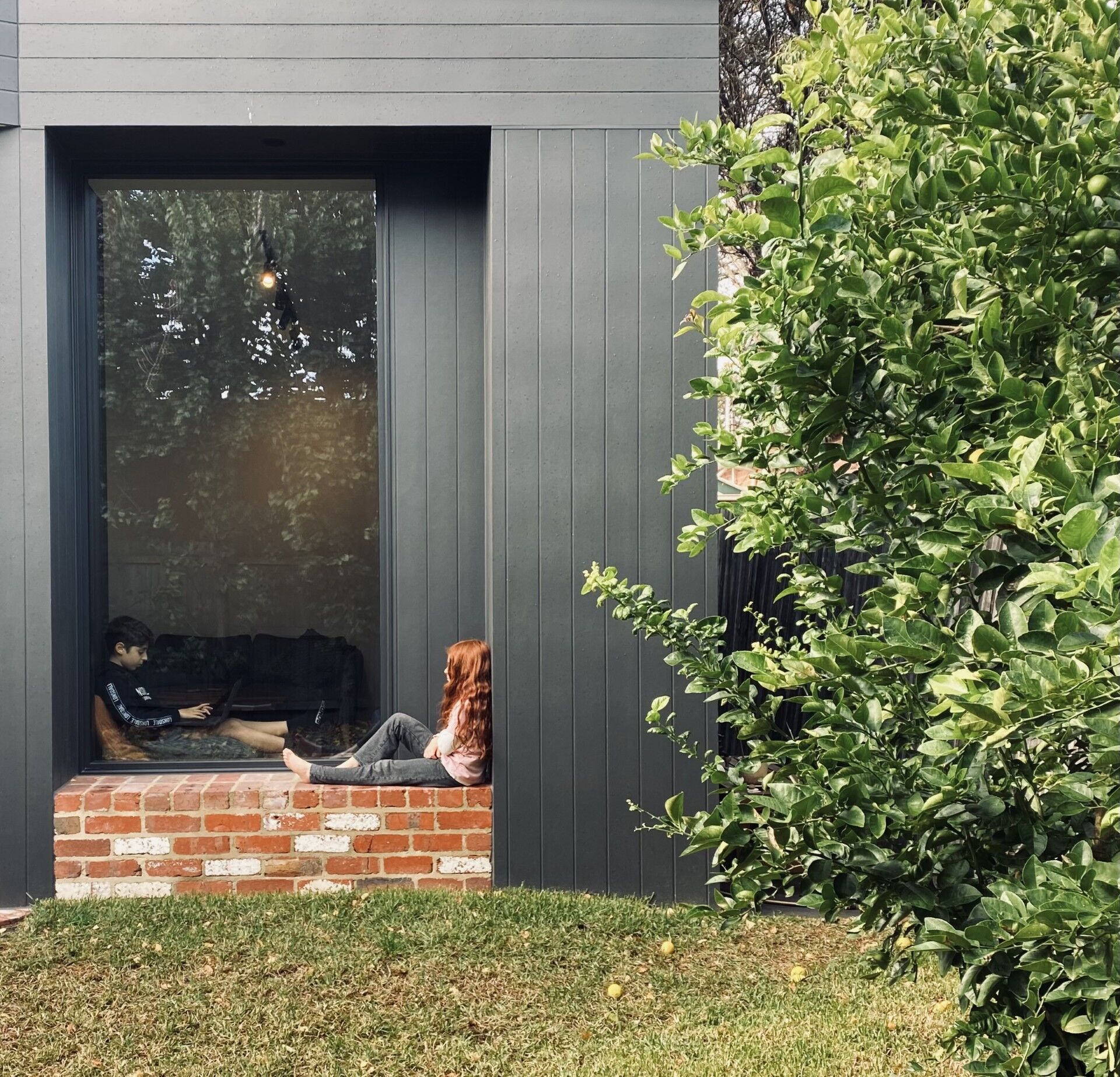 Exterior_Window Seat