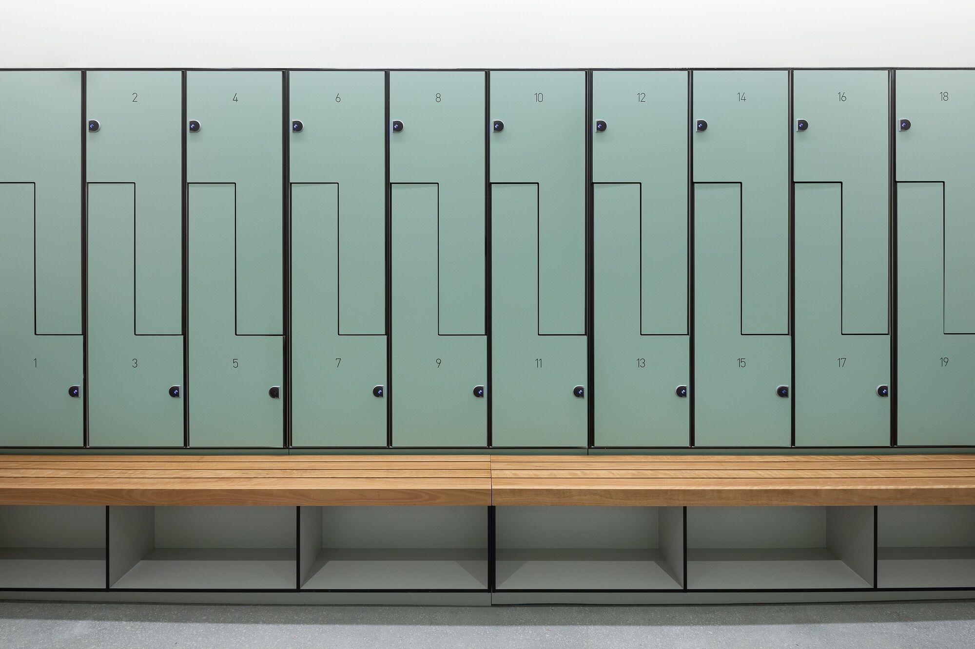 Metra Smart rental Z lockers for members