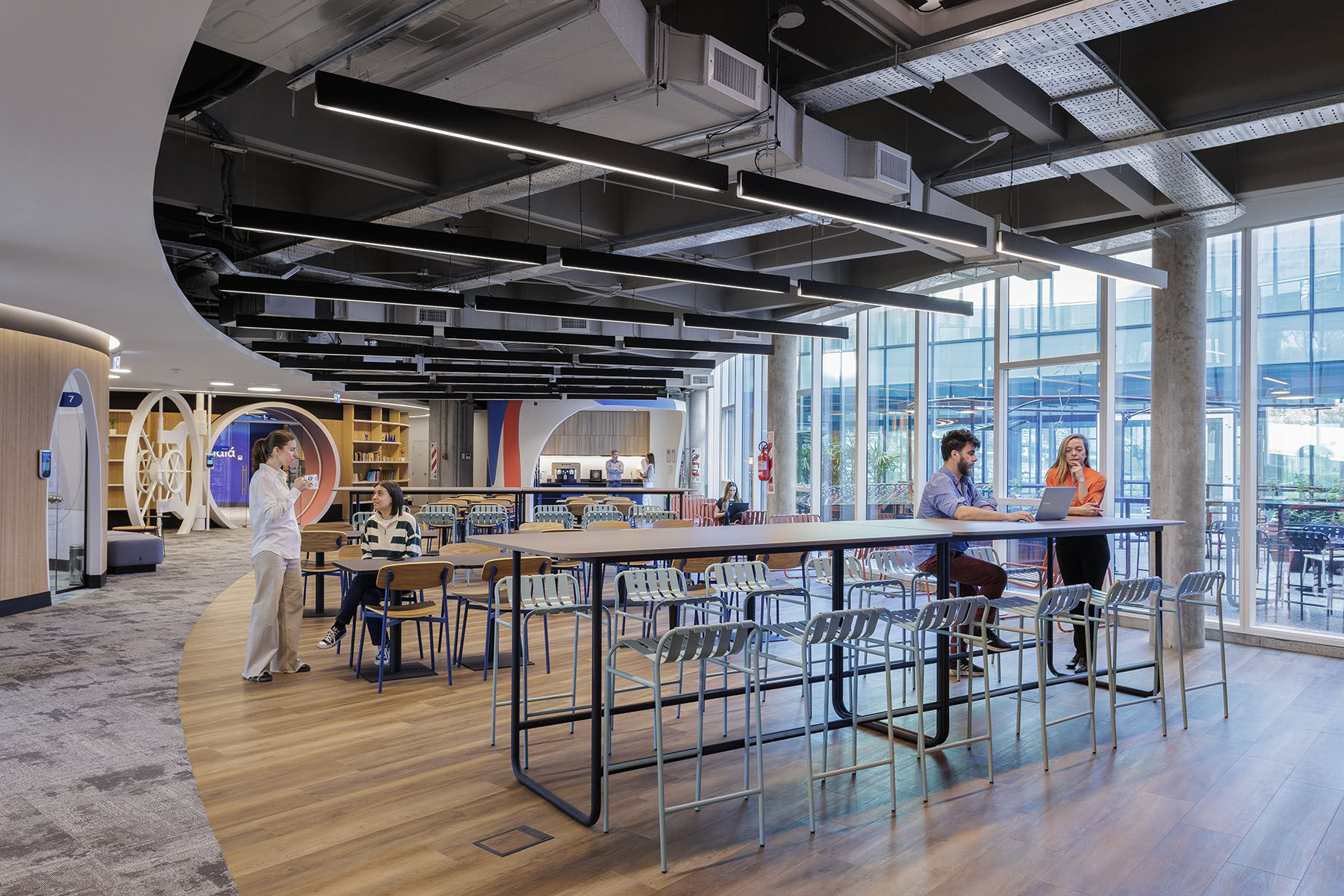 Office Design and Architecture by Contract Workplaces