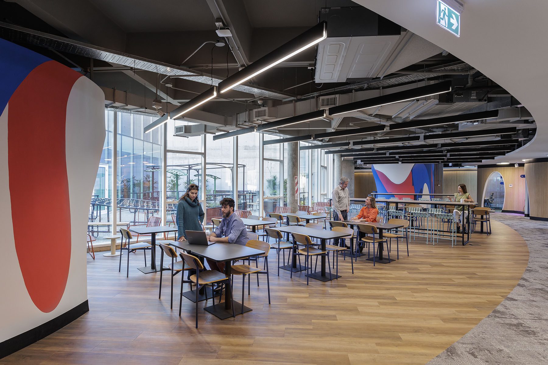 Office Design and Architecture by Contract Workplaces