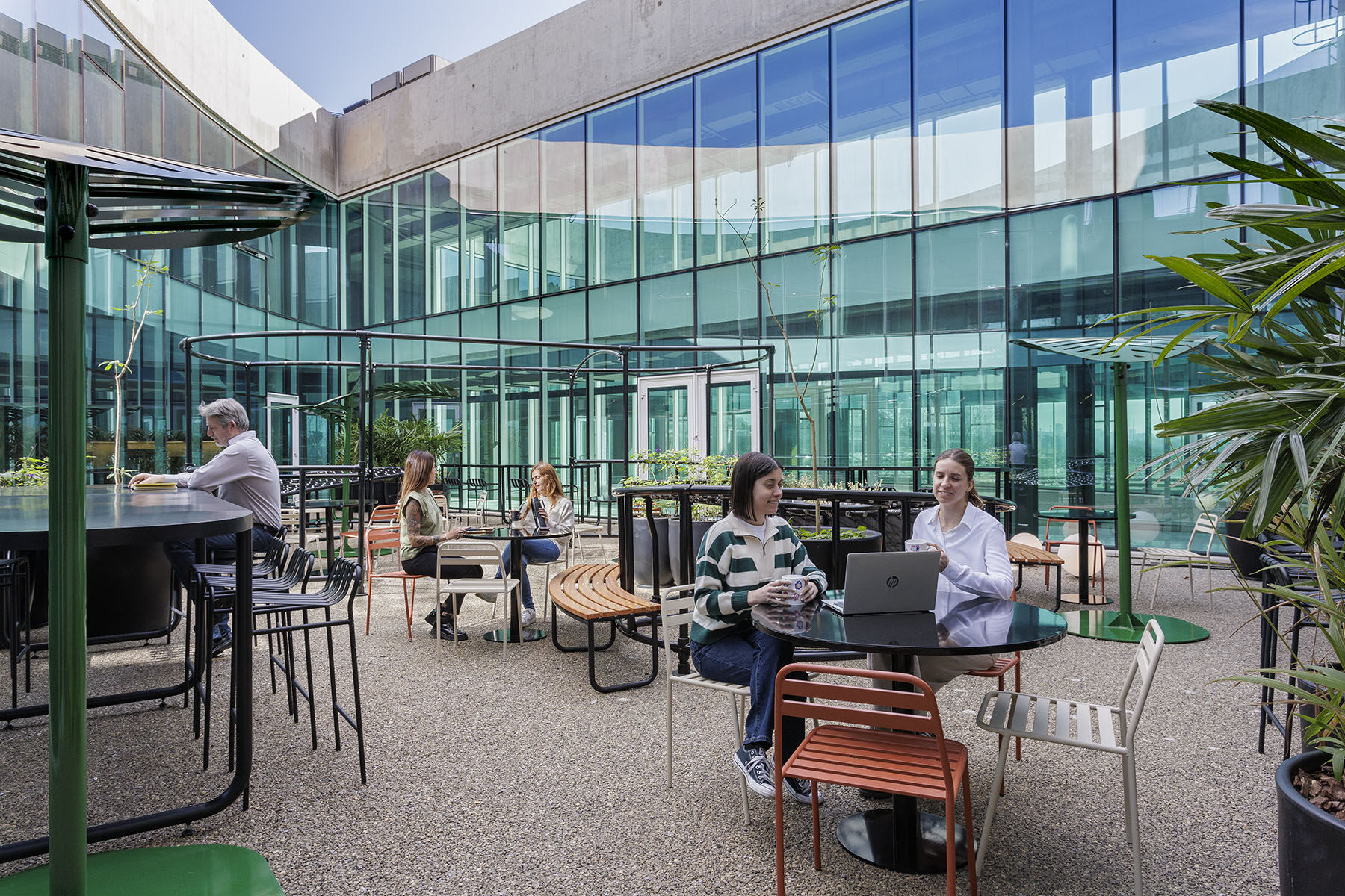 Office Design and Architecture by Contract Workplaces