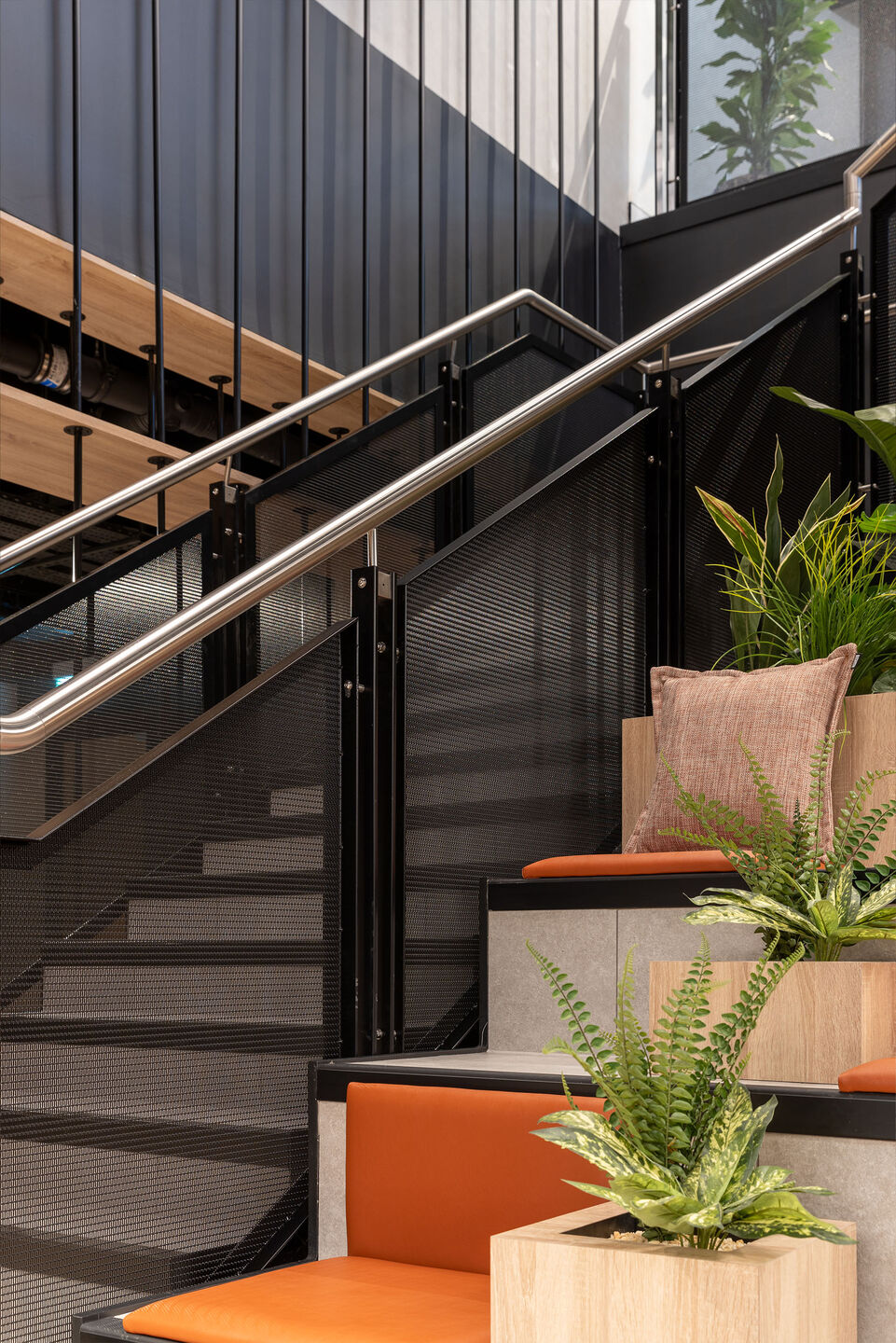 Banker LPZ-71 architectural wire mesh enhances staircase design with clean lines, durable materials, & a contemporary look ideal for residential & commercial spaces.