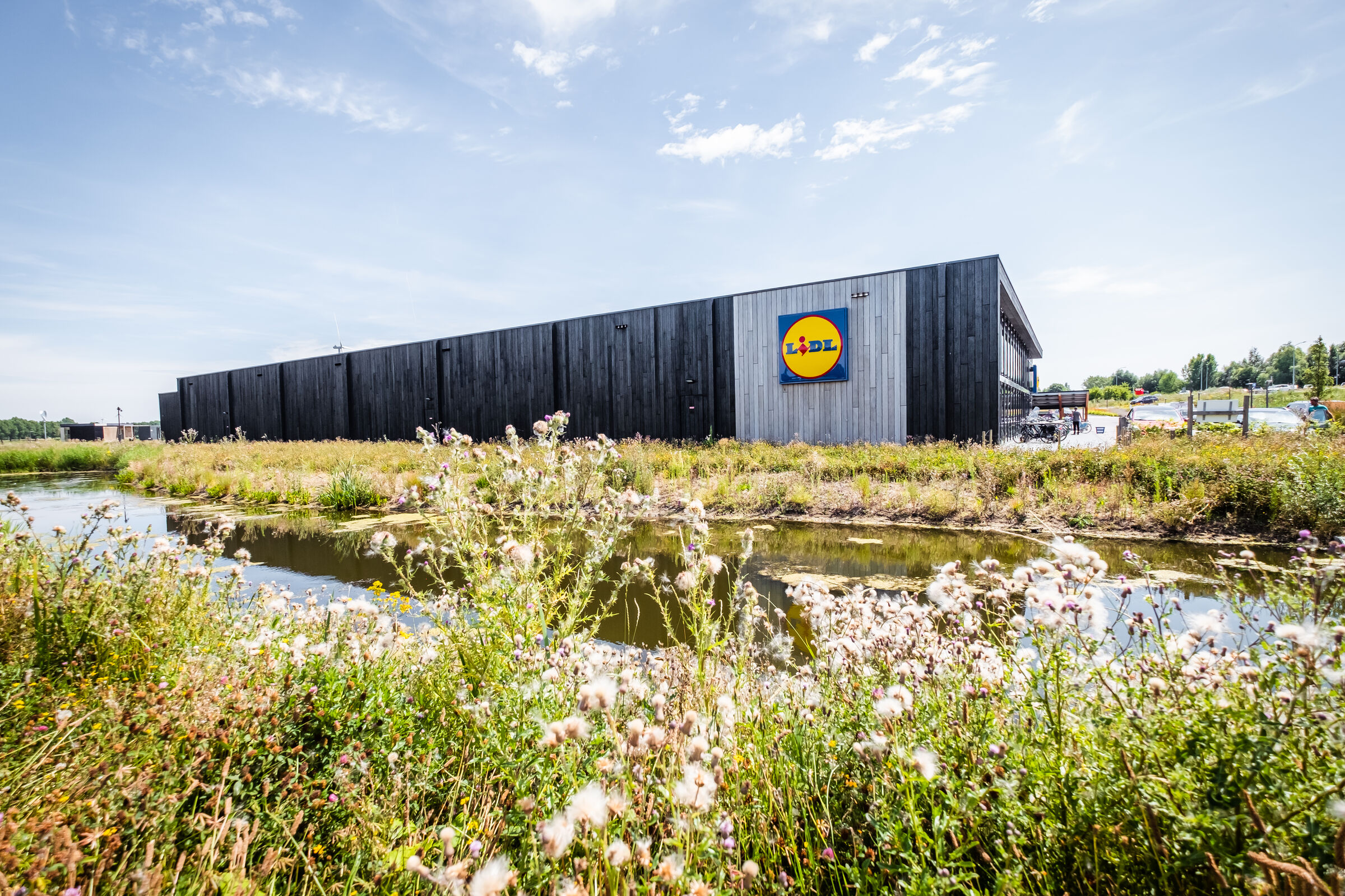 CO2 neutral Lidl supermarket