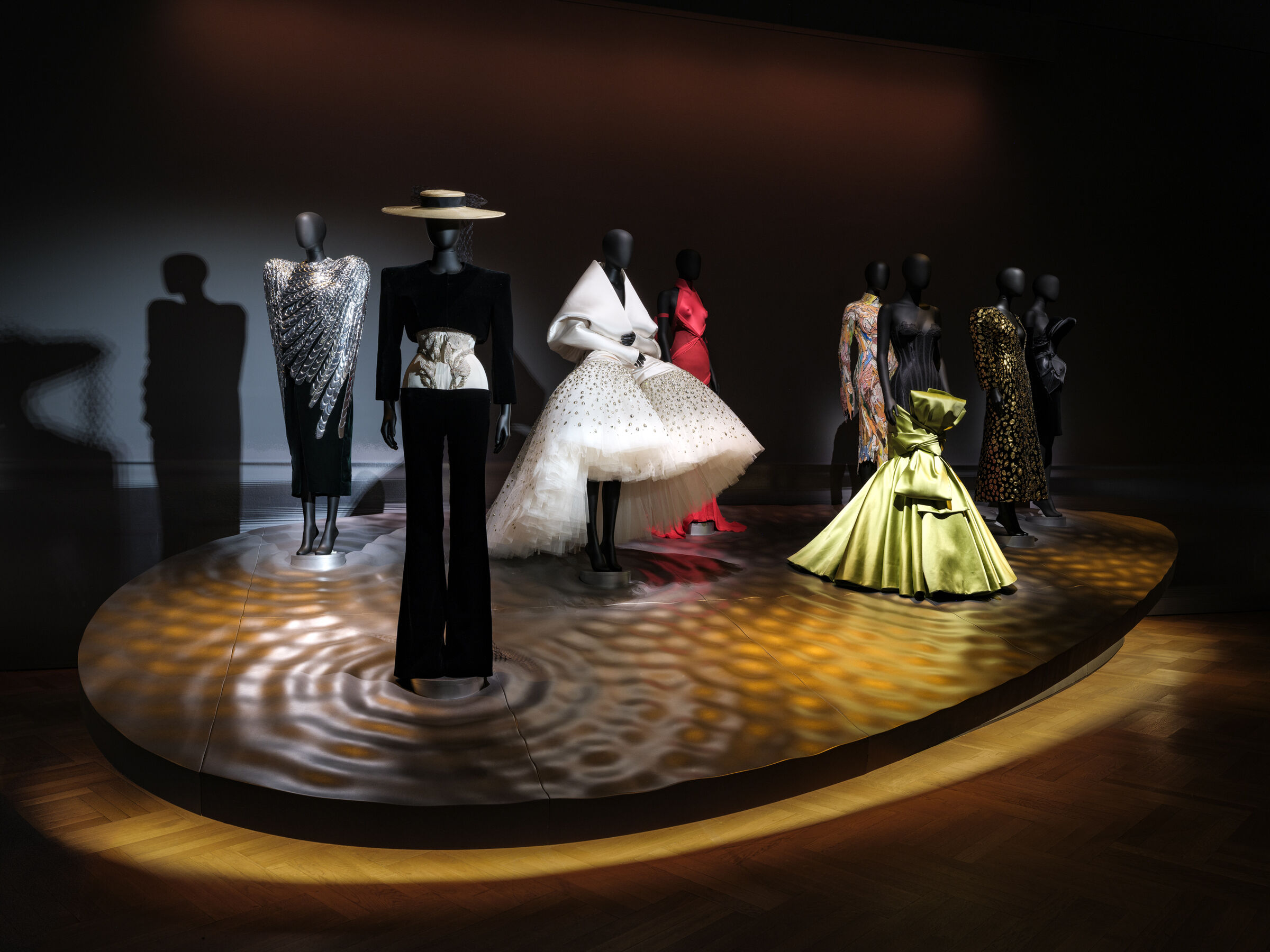 art fashion dresses Models Wearing Op Art Fashion Dresses by Keystone-france