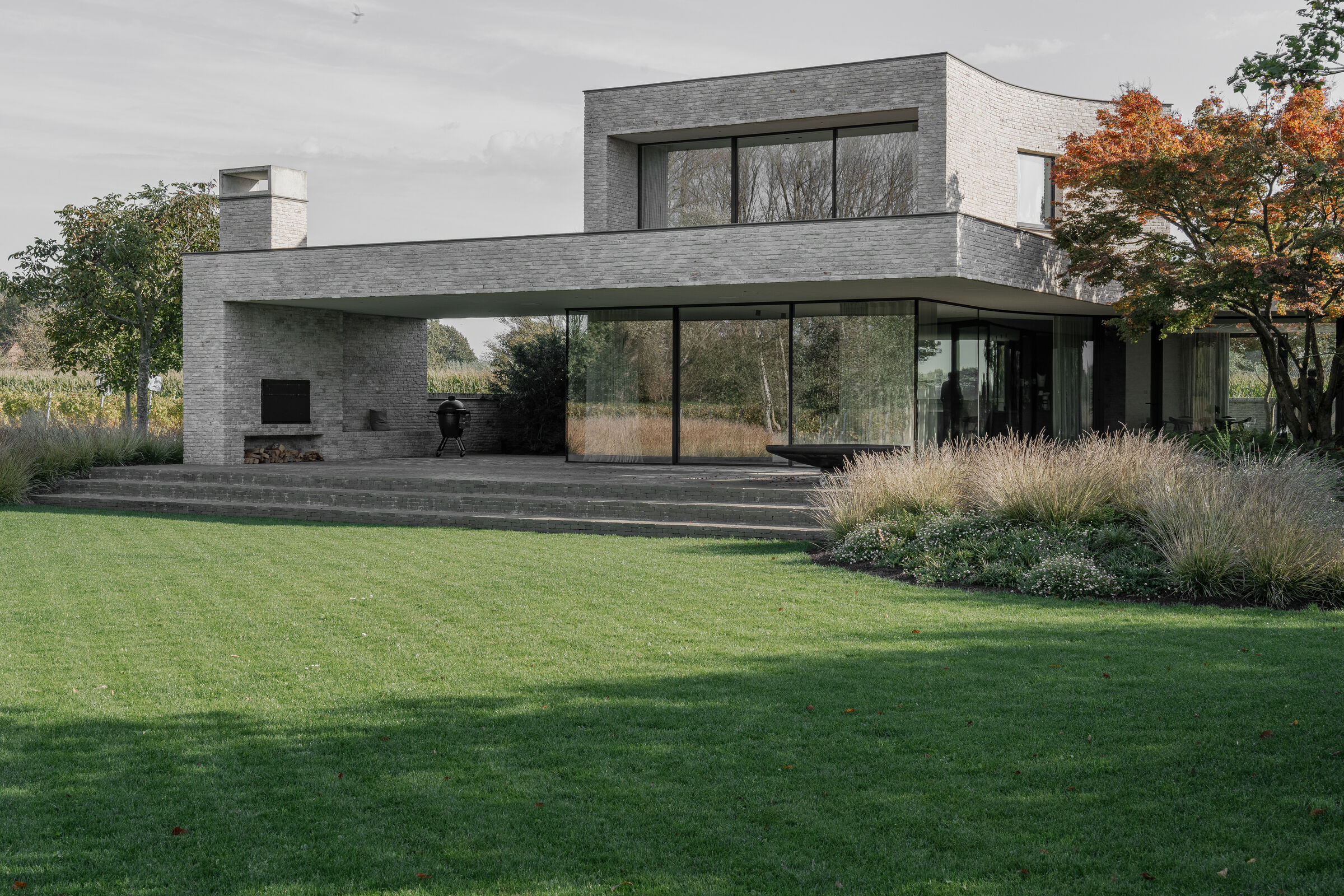 Curved Residence BE